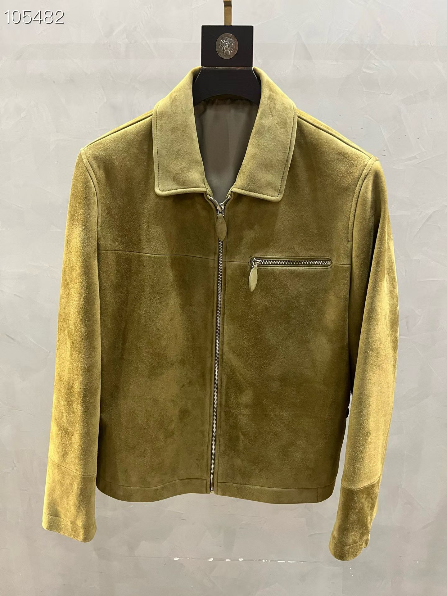 NO:871030,Hong Kong Harbor City counter synchronizes the Brutidi lapel suede jacket official website original single catwalk style leather jacket. The classic style is made of high-end imported sheepskin fabric with high-end texture, comfortable, delicate and soft feel. The wiring process is neat and the workmanship is fine. Hot style recommendation. Hot style recommendation. Two colors. Code number: 48--58 Coding:, men's clothing, jackets & coats, leather jacket, sheepskin,19860909香港海港城专柜同步专柜布鲁提迪翻领反绒外套官网原单走秀款皮衣外套,经典款采用高档进口羊皮面料质感高端、舒适、手感细腻柔软 走线流程利落做工精细爆款推荐.爆款推荐.两个颜色 码数:48—-58编码:,男装,jackets & coats,leather jacket,sheepskin,,Women's clothing