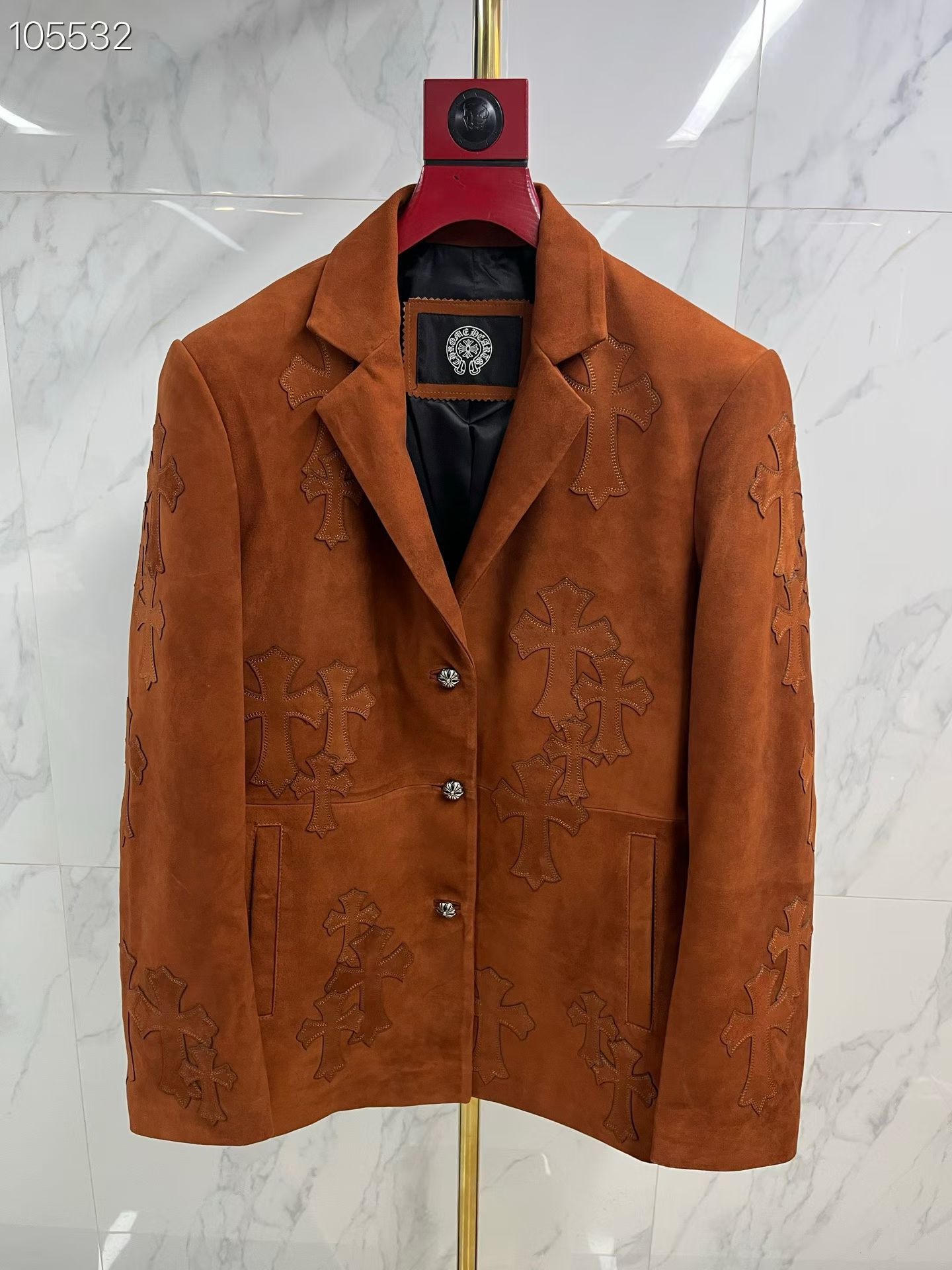 NO:785214,2025 autumn and winter new products Macau Galaxy counter synchronized Chrome Hearts (Chrome Heart) catwalk style leather jackets worn by many celebrities. Australian imported sheep suede leather, genuine leather suits, suits, suits, original LOGO hardware, upper body effect, slim and fashionable version, super authentic. Good products from regular manufacturers. There is nothing to be picky about!  Two colors: black and caramel, code number 46-58: same style for men and women, chrome hearts, chrome hearts, leather jacket, business suit,198609092025秋冬新品澳门银河专柜同步Chrome Hearts（克罗心) 走秀款皮衣超多明星有穿过 特殊渠道流出澳洲进口绵羊反绒皮 真皮西服 西装 原版LOGO五金 上身效果修身时尚版型超级正.正规大厂出来的好货.没有任何可以挑剔的地方！两个颜色黑和焦糖色 码数46—58编码:男女同款,克罗心-服装,chrome hearts,chrome hearts,leather jacket,business suit,,Women's clothing