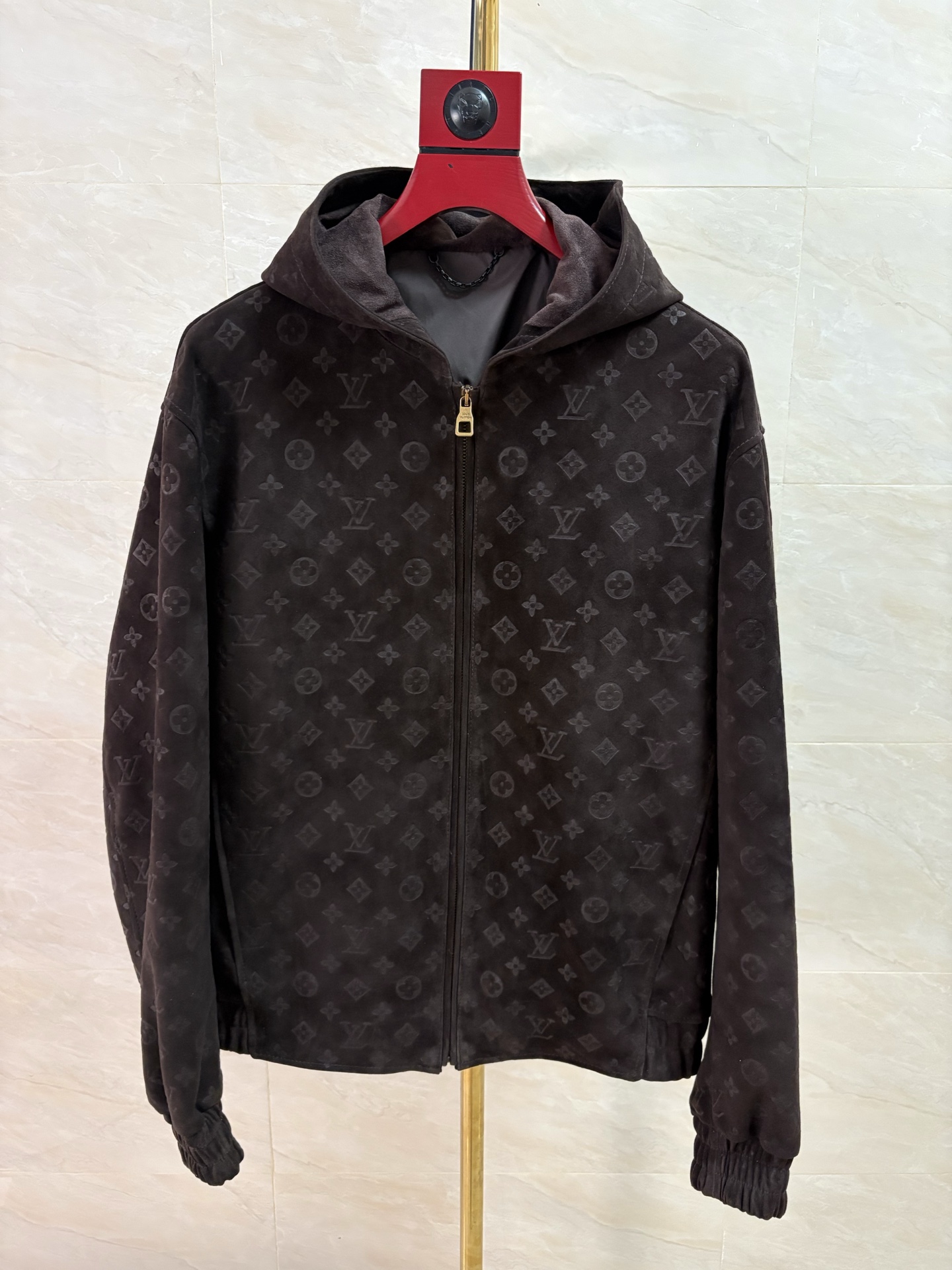 NO:950377,2026 Autumn and Winter counter new coffee color anti-velvet hooded leather jacket hot style recommendation Hong Kong counter [Donkey Brand] genuine products can be entered and exited the counter simultaneously without pressure. Code number 48-58 coding:, Louis Vuitton-clothing, louis vuitton, louis vuitton, leather jacket, hats,198609092026秋冬专柜新款咖色反绒帽款皮衣爆款推荐 香港专柜【驴牌】正品同步出入专柜无压力 码数48——58编码:,路易威登-服装,louis vuitton,louis vuitton,leather jacket,hats,,Women's clothing