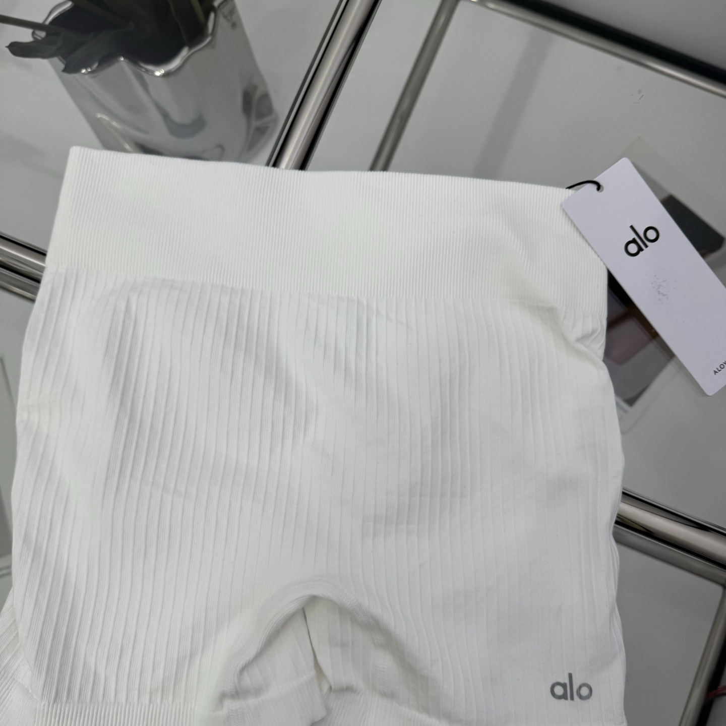 “Stylish White Knitted Triple Pants for Spring and Summer – P311 Collection Details” - 图片 2