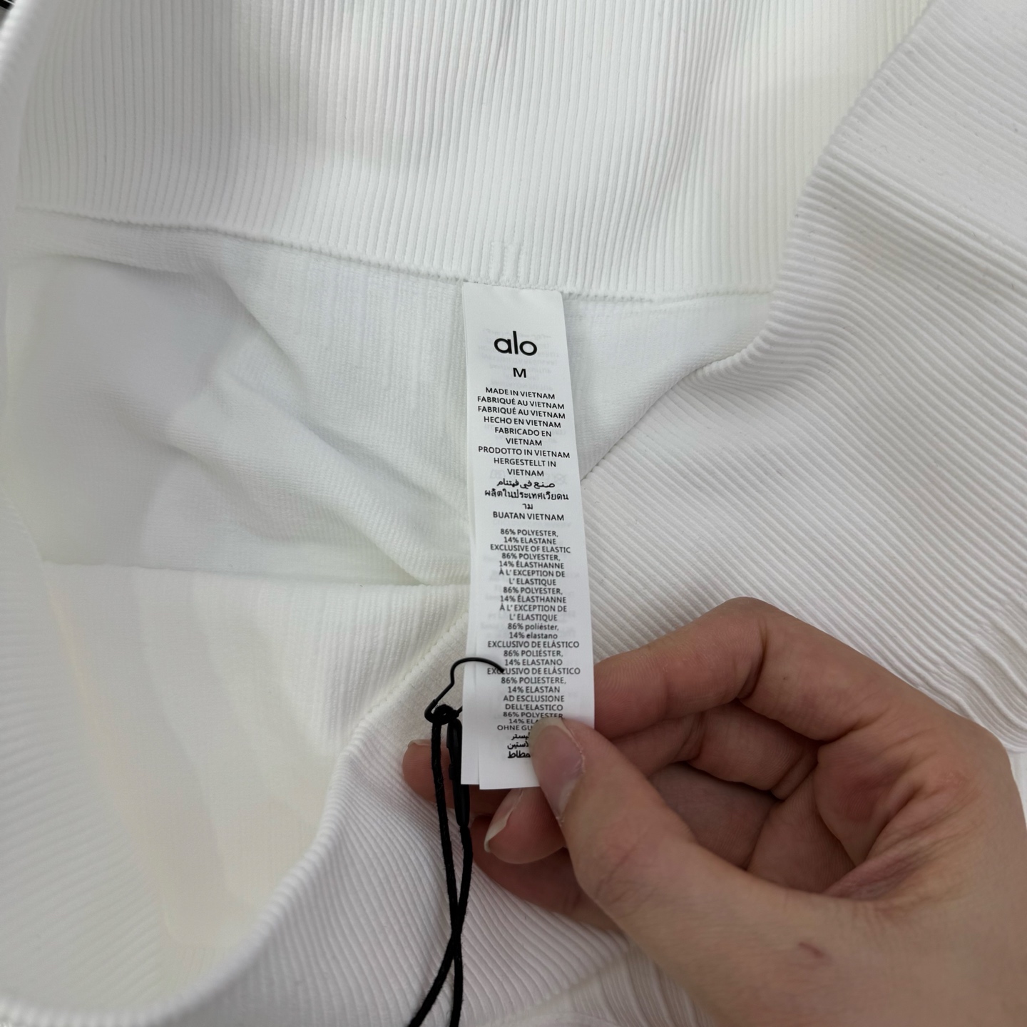 “Stylish White Knitted Triple Pants for Spring and Summer – P311 Collection Details” - 图片 4