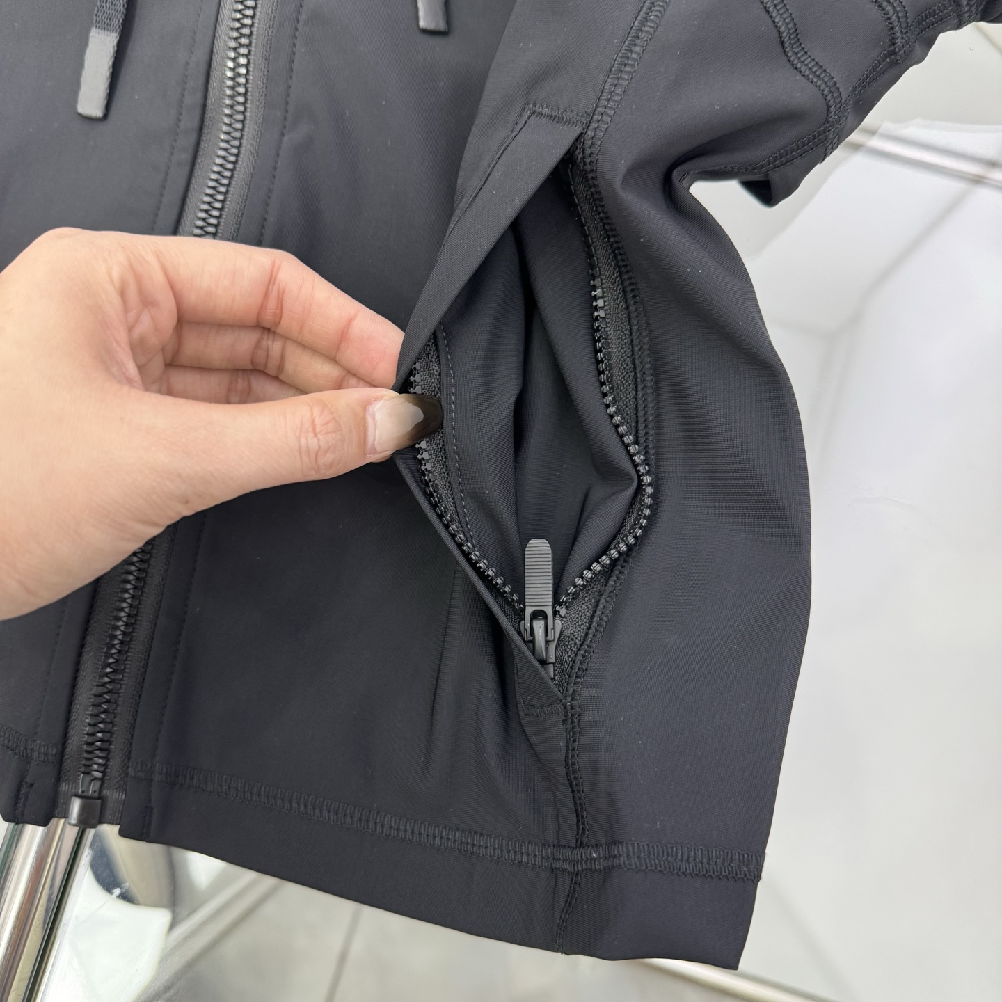 “Original One-Size-Fits-All Female Suit with Alo 25Ao Springs and Summers” - 图片 8