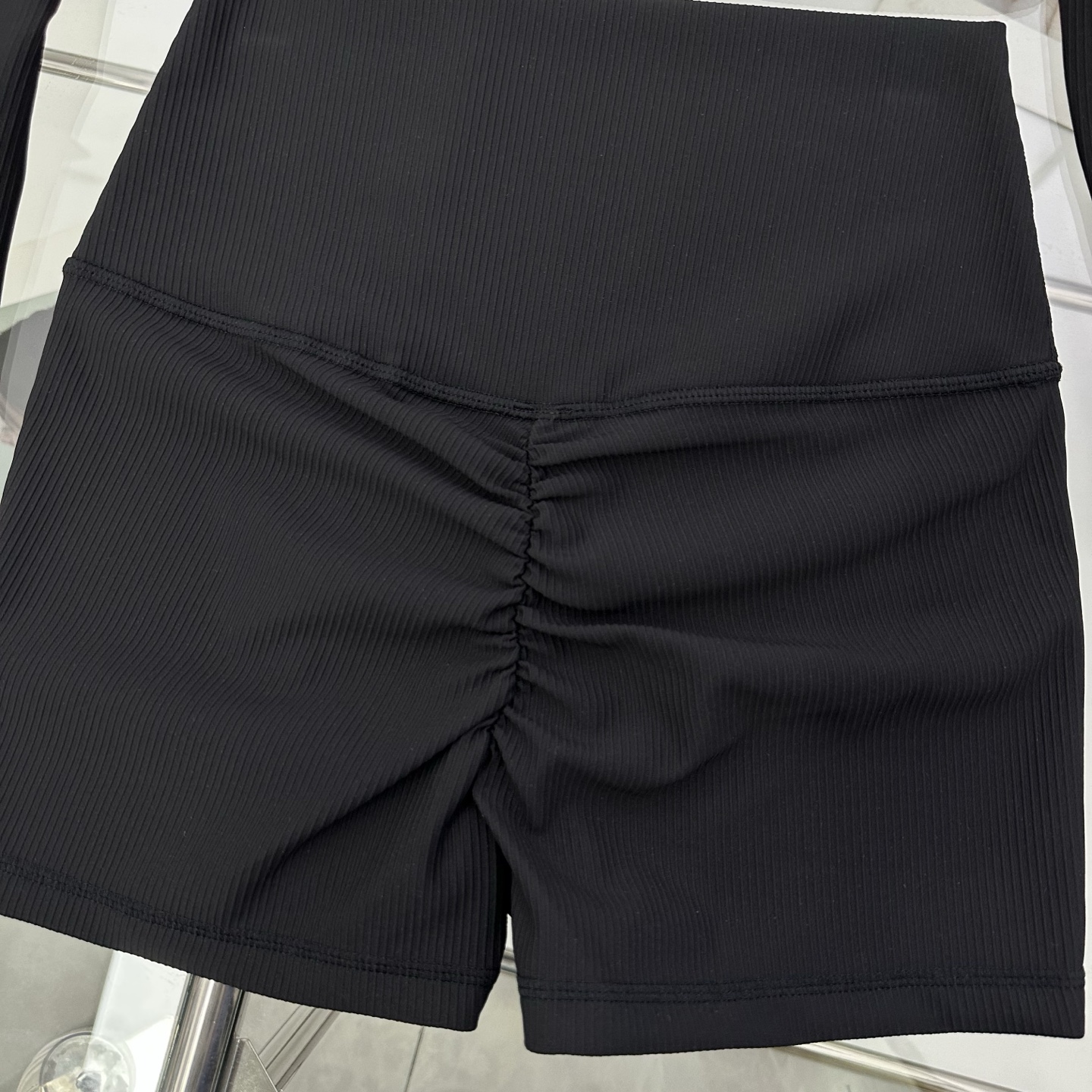 “Hard-Core Women’s Yoga Suit Set: P610 Original, Black & White, S M L Sizes” - 图片 6
