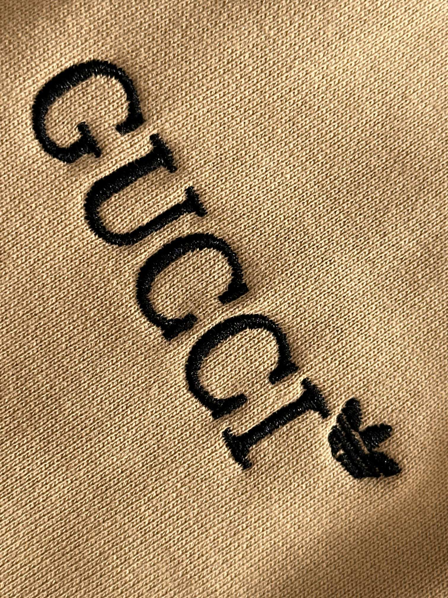 Gucci**2024秋冬新品辅料全部到位休闲裤好货不用过多介绍看细节阔版上身效果非常棒码数m-xxl直