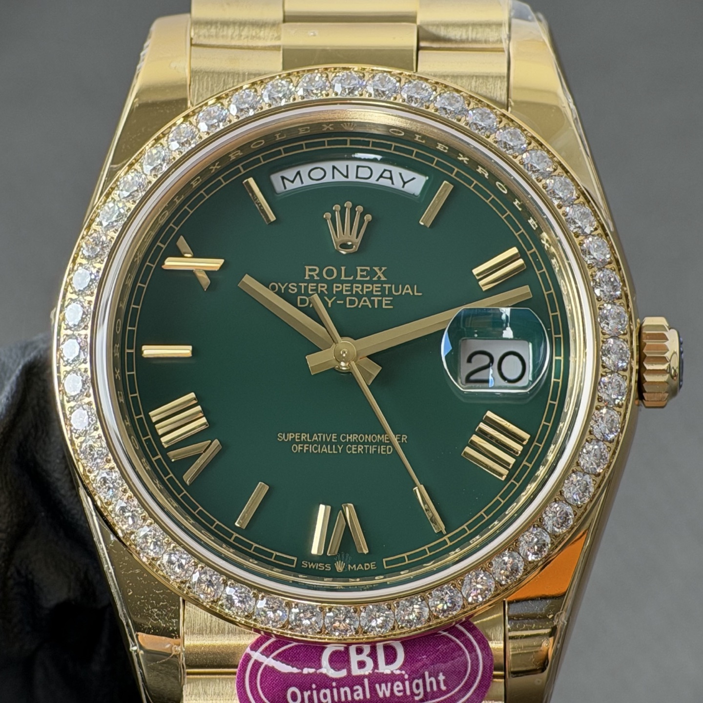 NO:946038,Produced by genuine CBD, you will get your money back!  Gambling table green circle round diamond, integrated movement,19860909真CBD出品,掉皮包退！赌桌绿圈圆钻,一体机芯,,Watch