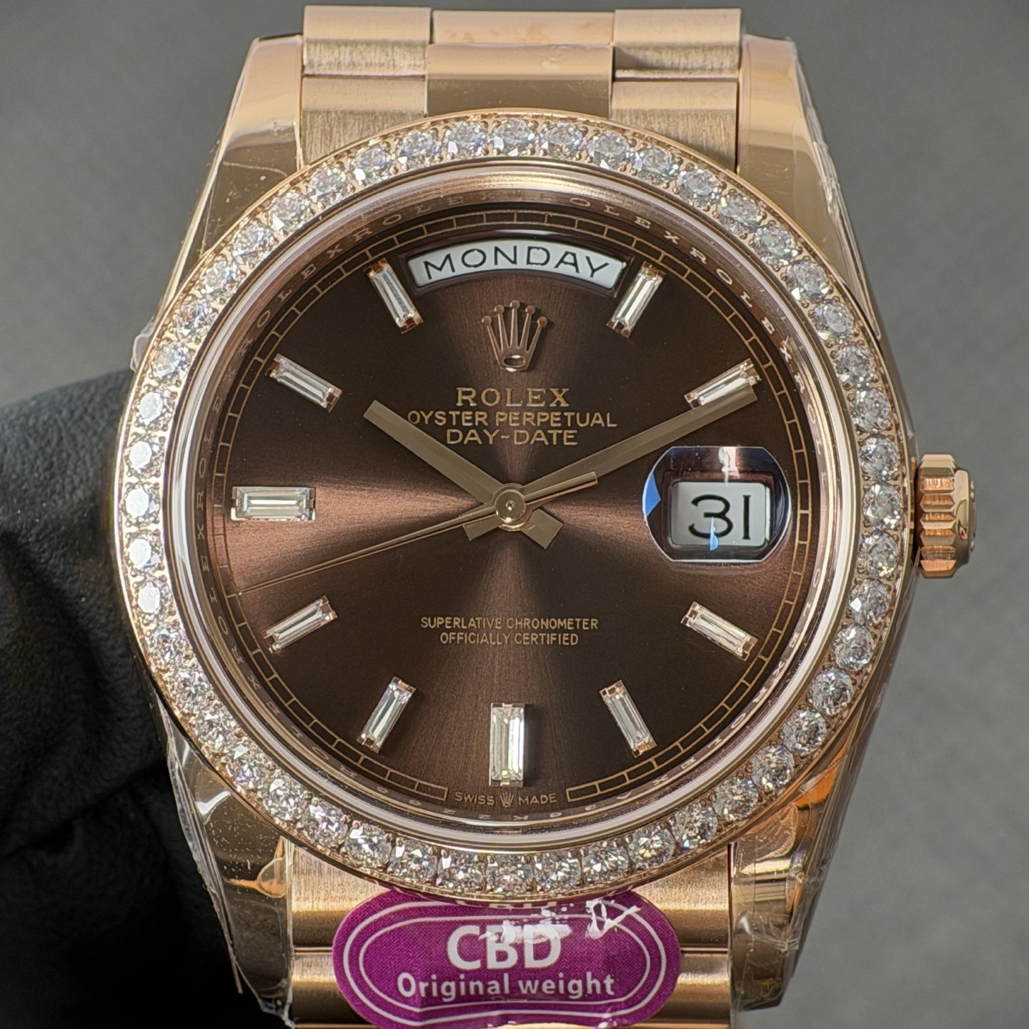 NO:946506,Produced by genuine CBD, you will get your money back!  DD coffee rock sugar ring round diamonds, integrated movement, the color tone is extremely restored to the original version, the industry's highest level of matching. The real CBD product comes with a real gold coating on the surface, supports spectroscopic instrument detection, and the gold content is well documented!  !  Reliable quality and rest assured!  !  !  ,19860909真CBD出品,掉皮包退！DD咖冰糖圈圆钻,一体机芯,色调极致还原原版,业内高对版水准. 真CBD出品自带表层真金镀层,支持光谱仪器检测,含金量有据可查！！ 品质靠谱放心！！！,,Watch
