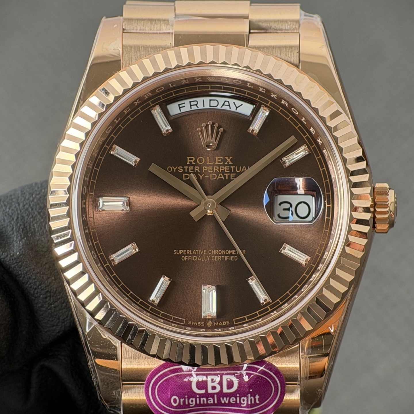 NO:946525,Produced by genuine CBD, you will get your money back!  DD coffee rock sugar, integrated movement, the color tone is extremely restored to the original version, and the industry's highest level of matching. The real CBD product comes with a real gold coating on the surface, supports spectroscopic instrument detection, and the gold content is well documented!  !  Reliable quality and rest assured!  !  !  ,19860909真CBD出品,掉皮包退！DD咖冰糖,一体机芯,色调极致还原原版,业内高对版水准. 真CBD出品自带表层真金镀层,支持光谱仪器检测,含金量有据可查！！ 品质靠谱放心！！！,,Watch