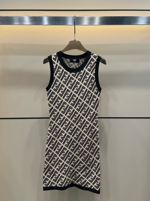 Fendi Vestido Mini Jacquard con Logo FF en Blanco y Negro 15 Fendi Vestido Mini Jacquard con Logo FF en Blanco y Negro