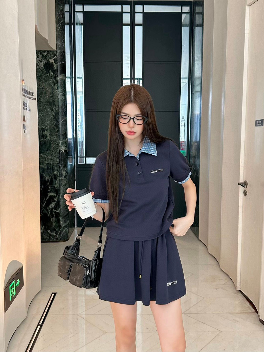 Miu Miu Conjunto de Falda y Top Bordado a Cuadros en Azul y Blanco 7 i1753452496306 1032 0 5