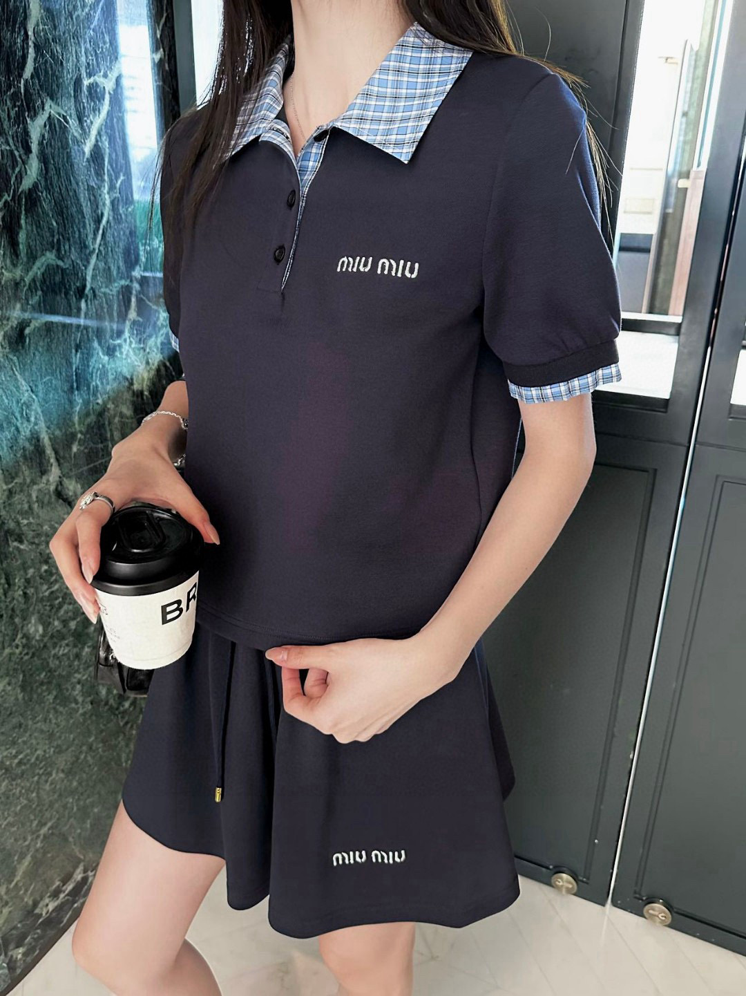 Miu Miu Conjunto de Falda y Top Bordado a Cuadros en Azul y Blanco 9 i1753452496307 8393 0 7