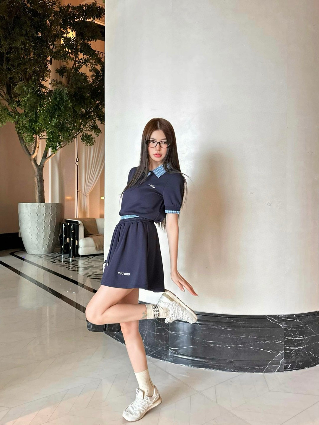 Miu Miu Conjunto de Falda y Top Bordado a Cuadros en Azul y Blanco 5 i1753452497470 8188 0 3