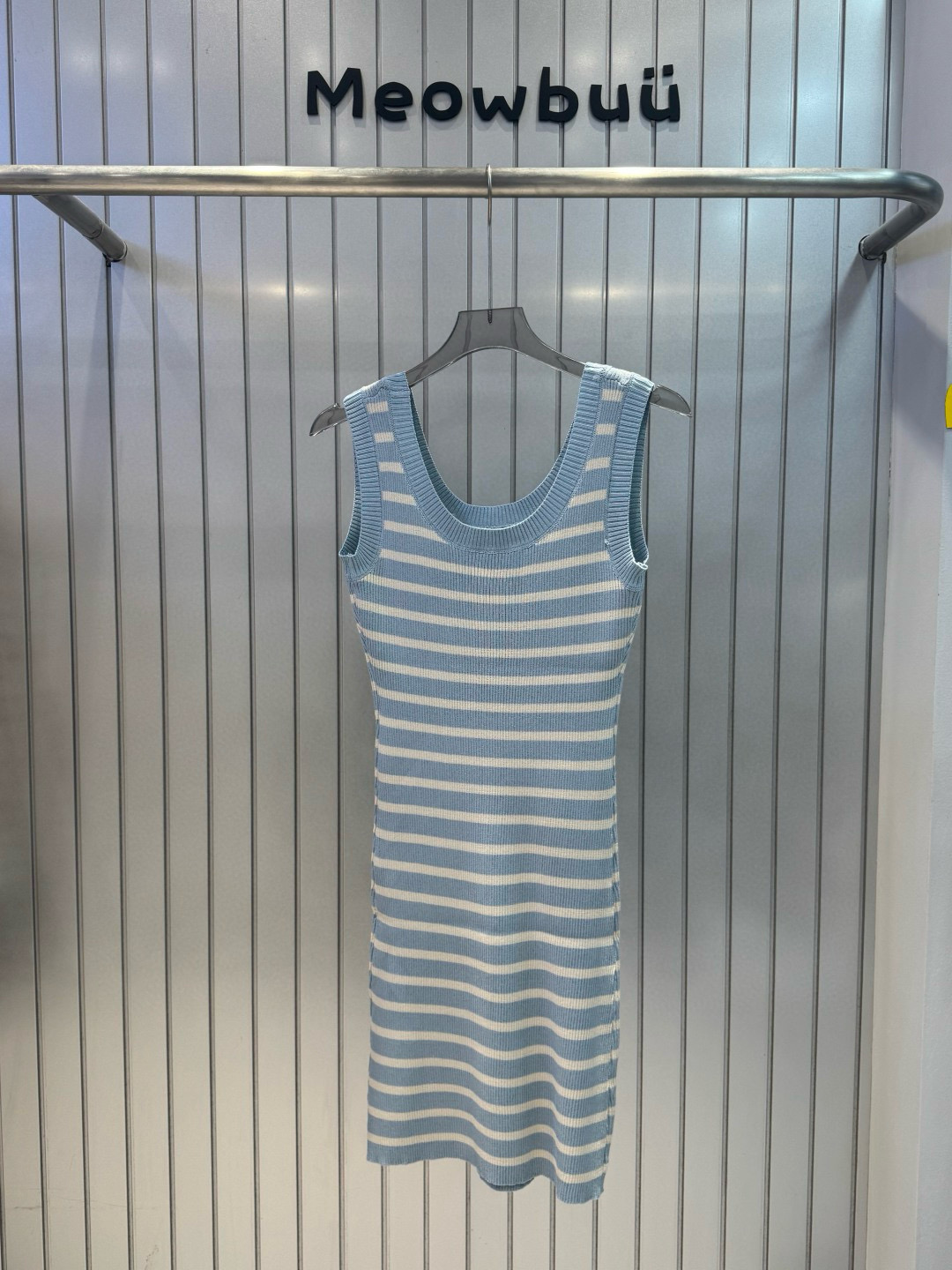Elegante Vestido Dior de Punto con Rayas y Logotipo Bordado 6 i1753526995574 4346 0 4