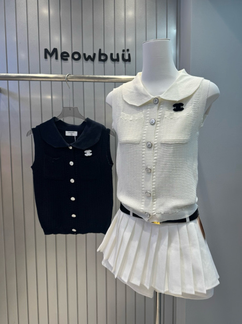 Chanel Knit Vest with Collar - Elegant Sleeveless Top, White and Blue Options 1 Chanel Knit Vest with Collar – Elegant Sleeveless Top, White and Blue Options