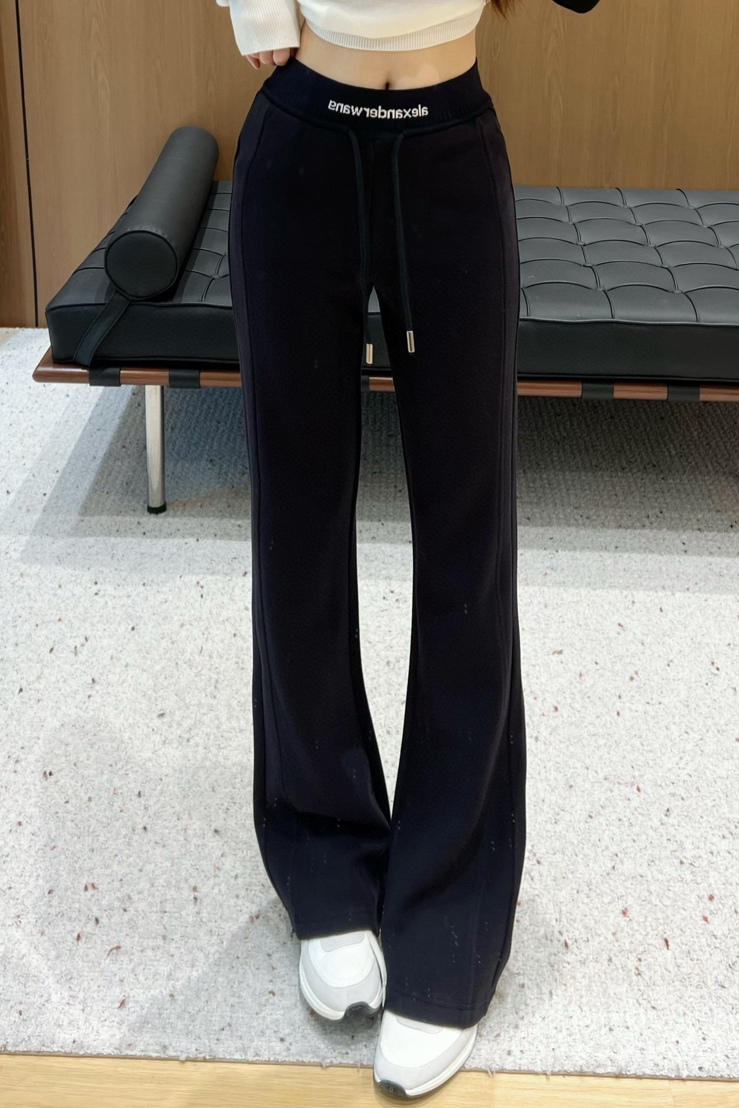 _dhc9sHYBgC-3kKg7gUn7bX3yFupx1hsf0EzK6CQ