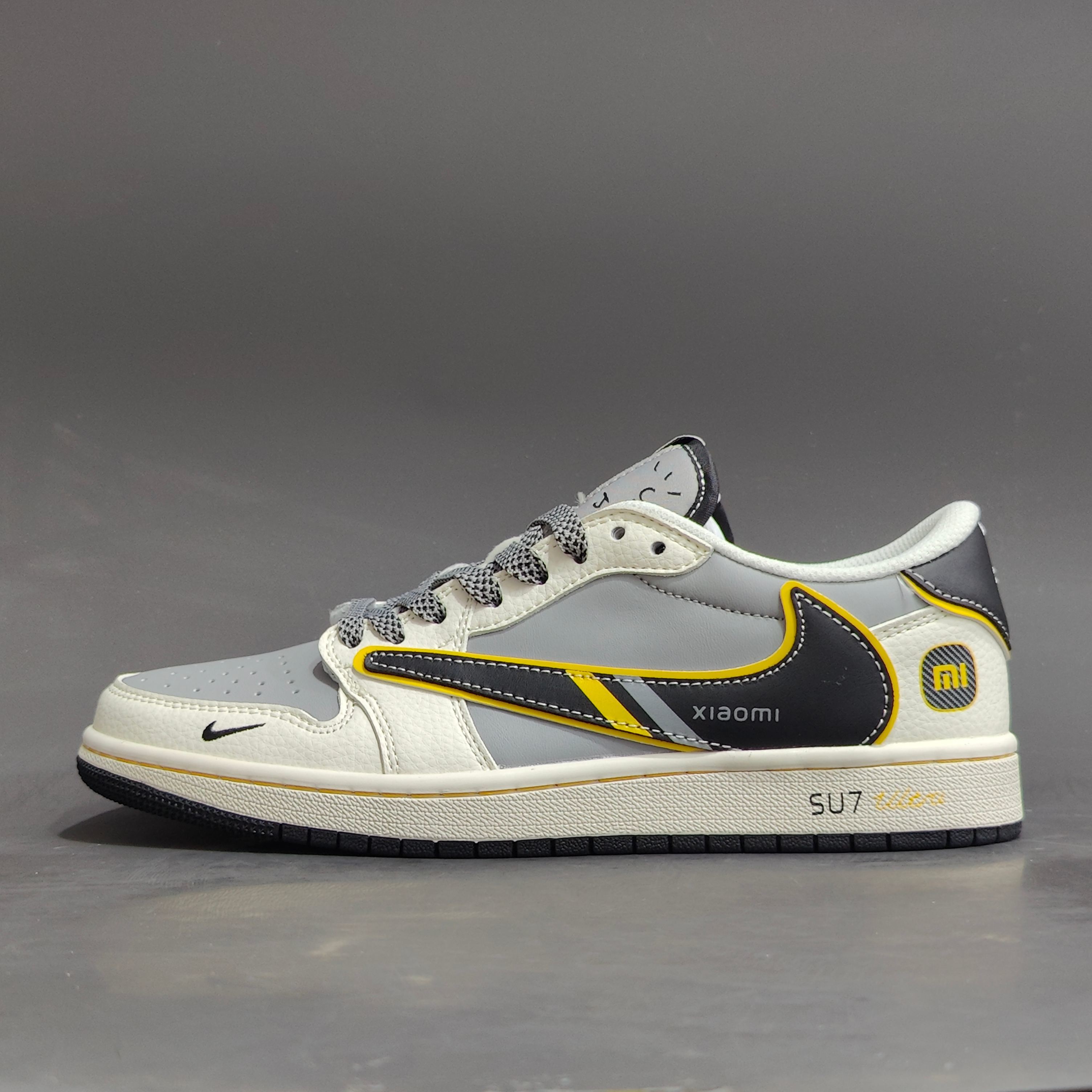 Xiaomi x Air Jordan 1 Low 小米 SU7Ultru
此款主张打破传统的工业化流