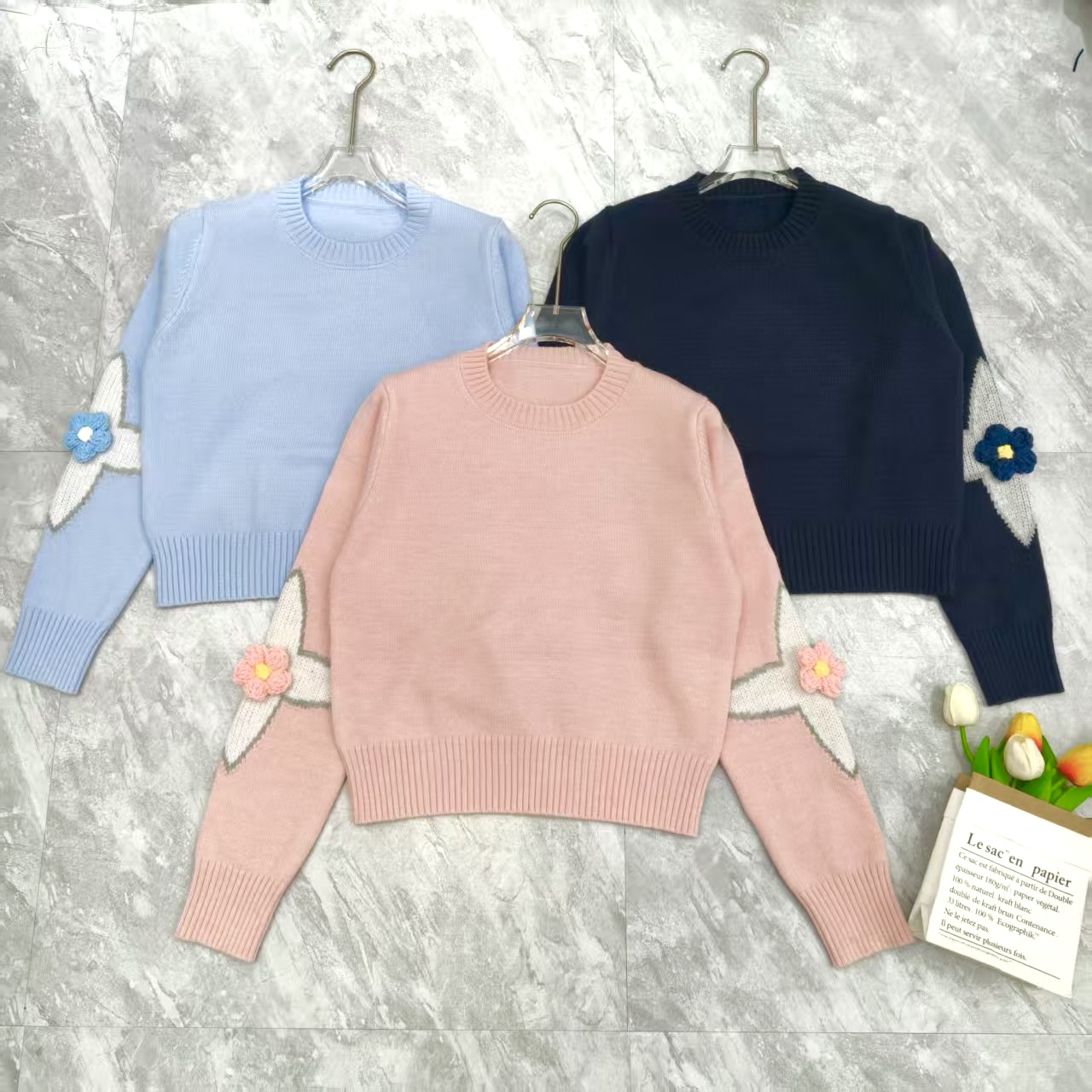 NO:462887,lv hand hook flower long sleeves, louis vuitton,alexander wang19860909lv 手勾花朵长袖,,louis vuitton,alexander wang,Women's clothing