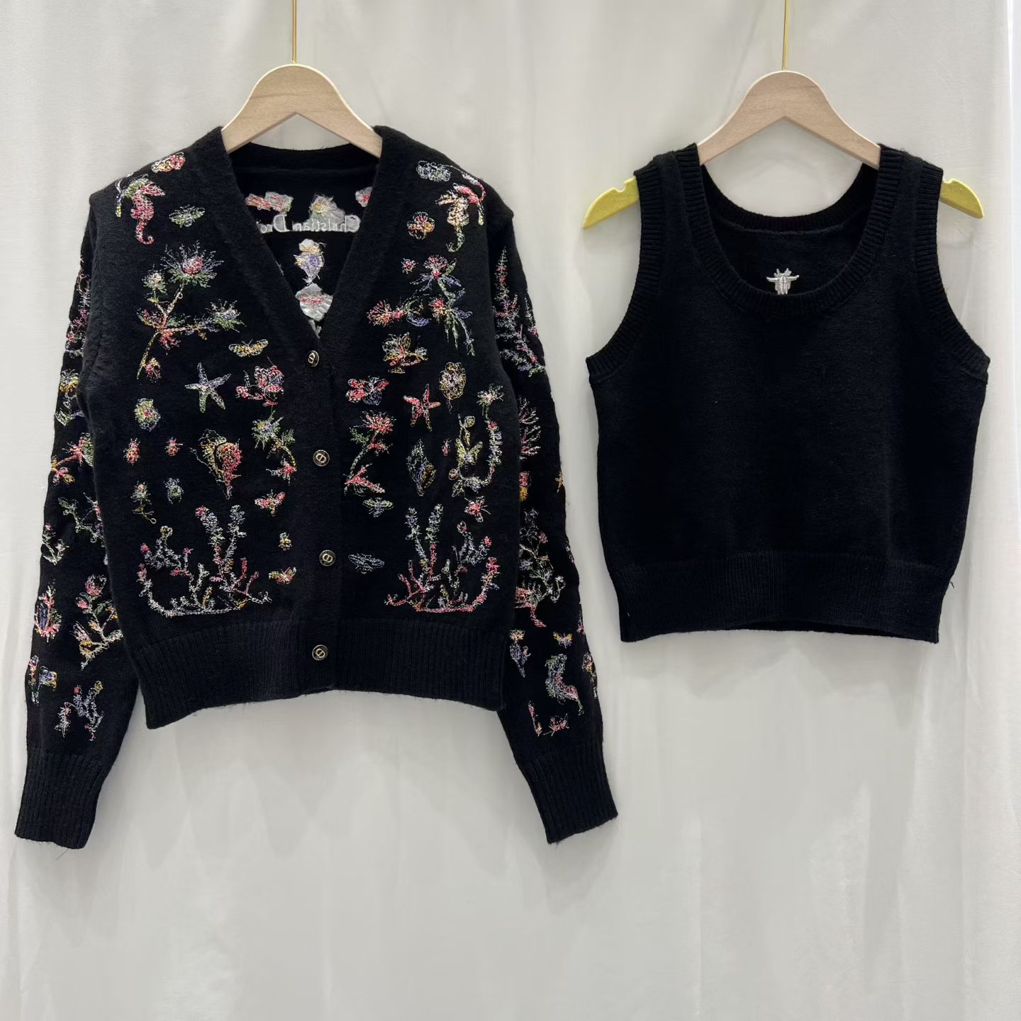 NO:570595,Dior all-over embroidery two-piece suit, dior, alexander wang19860909迪奥全身刺绣两件套,,dior,alexander wang,Women's clothing