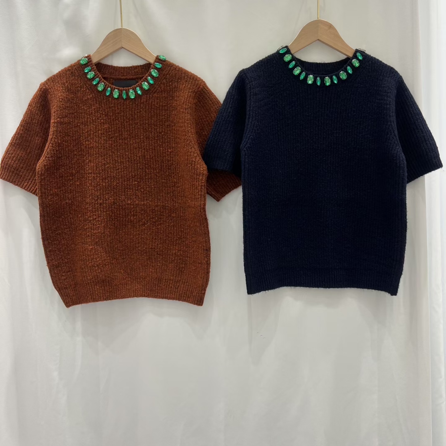 NO:590296,Prada beaded short-sleeve,,prada,T-shirt,alexander wang19860909普拉达钉珠短袖,,prada,T-shirt,alexander wang,Women's clothing