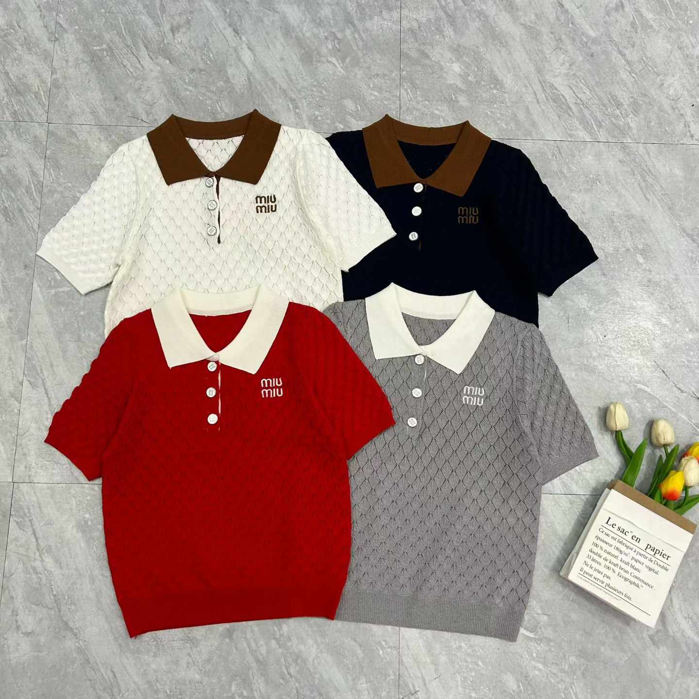 NO:696929,Miu Miu lapel short sleeves, T-shirt,19860909缪缪翻领短袖,,T-shirt,,Women's clothing