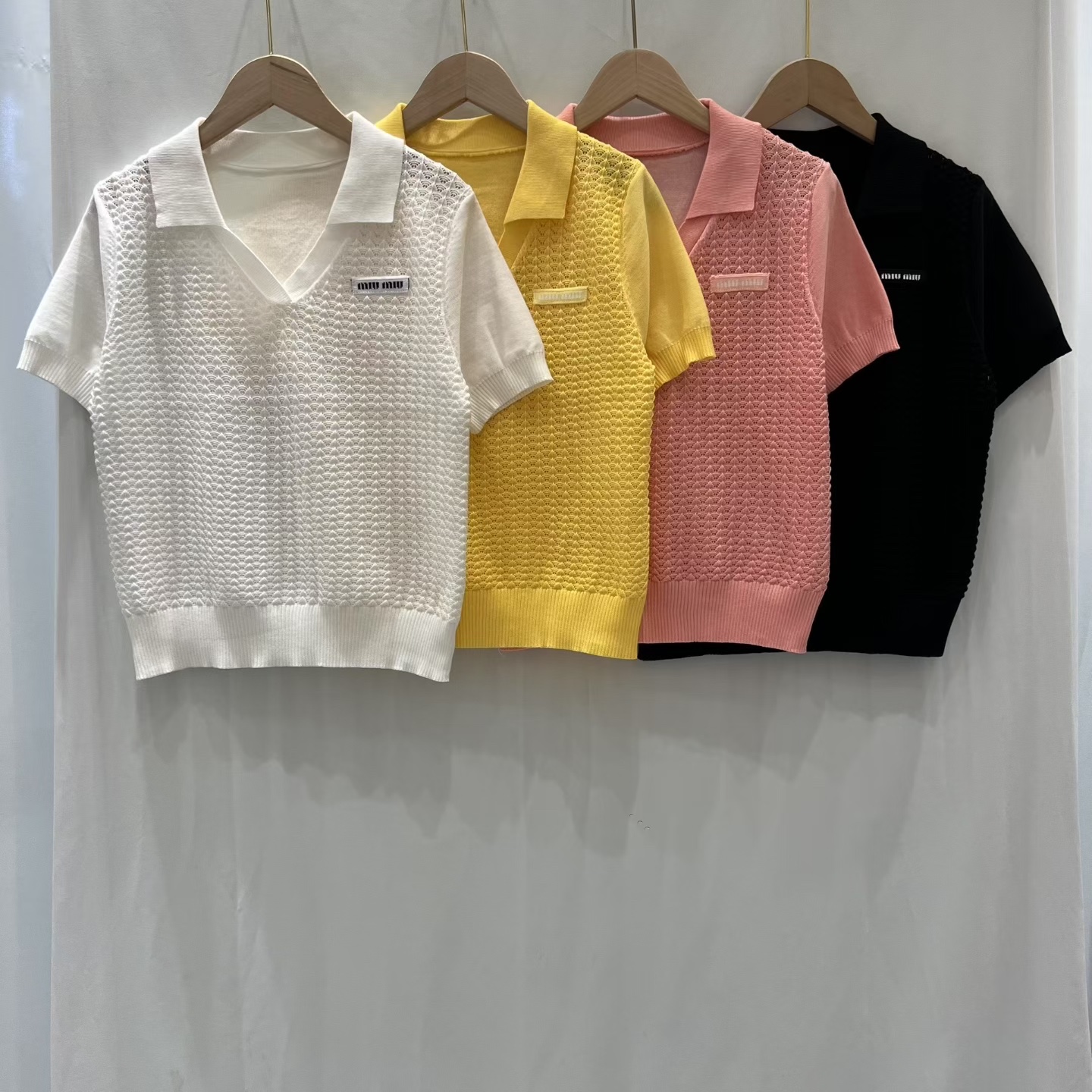 NO:790532,Miu Miu lapel short sleeves, T-shirt,19860909缪缪翻领短袖,,T-shirt,,Women's clothing