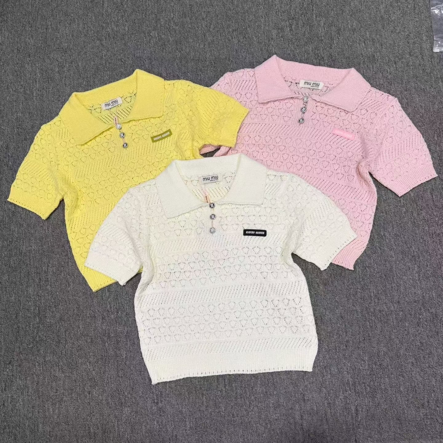 NO:791155,Miu Miu lapel short sleeves, T-shirt,19860909缪缪翻领短袖,,T-shirt,,Women's clothing