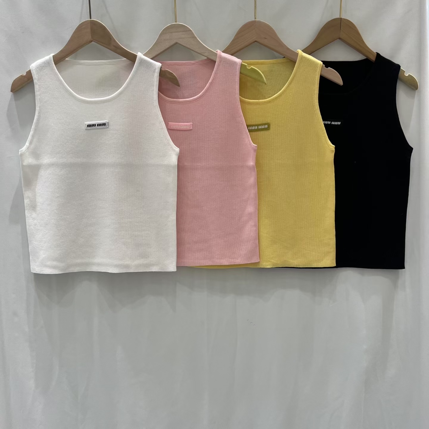 NO:793203,Miu Miu vest,19860909缪缪背心,,,Women's clothing