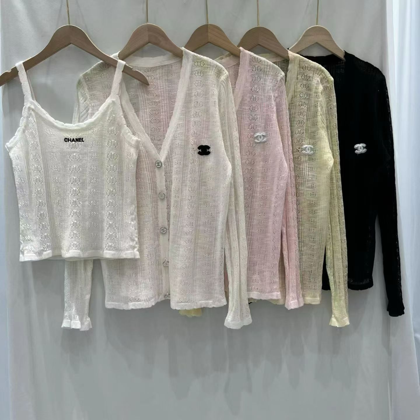 NO:793734,Xiaoxiang suspender cardigan two-piece set,,19860909小香吊带开衫两件套,,,Women's clothing
