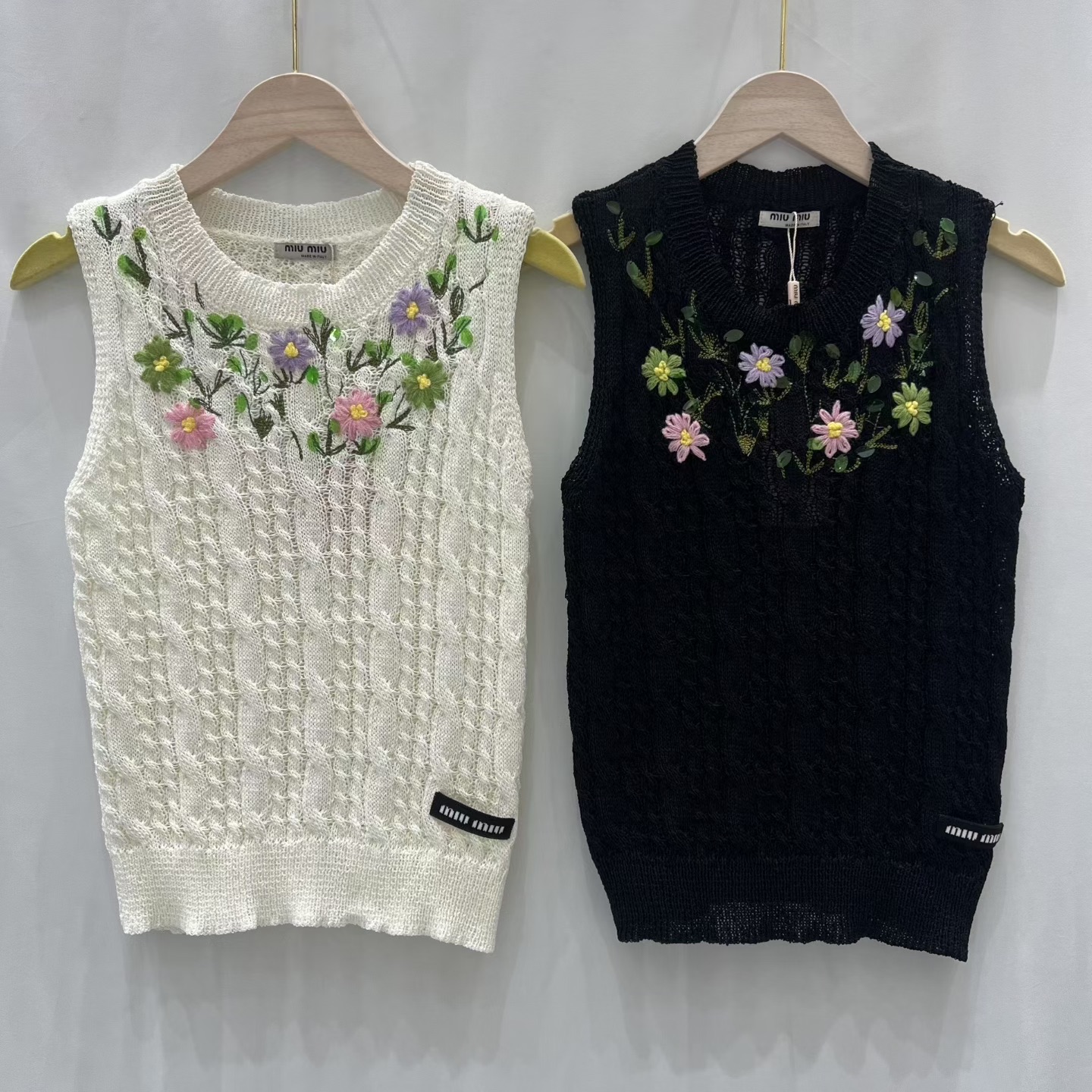 NO:794687,Miu Miu hand embroidered vest,,19860909缪缪手绣背心,,,Women's clothing