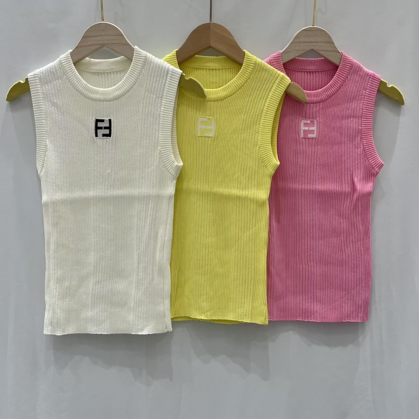 NO:797249,Fendi vest,,fendi,19860909芬迪背心,,fendi,,Women's clothing