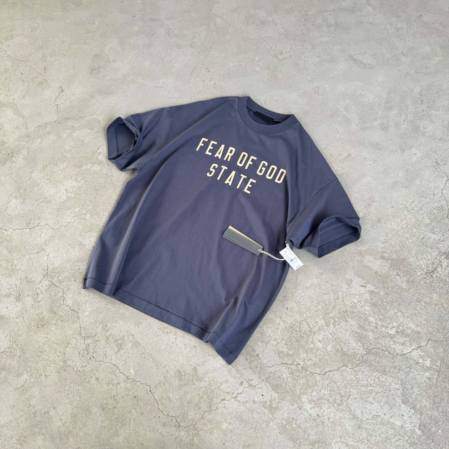 FOG-077
顶级版本FOG-ESSENTIALS第九季学院系列 原版对版出货、这次新一季BACK TO SCHOOL的系列、衣服上字母改成了更加简单效果非常好的拔印 背后的硅胶标也改进了、用更好更柔软的好硅胶!、 原版1:1天地针法 并非传统缝合 三标(包装 贴纸 辅料)钧一致 高版本! 颜色:菲耀红 深雾灰 黛海蓝 SIZE: S M L XL 款号:FOG-077
颜色:玄英黑 绯光红 熏衣紫 琥珀黄
P78