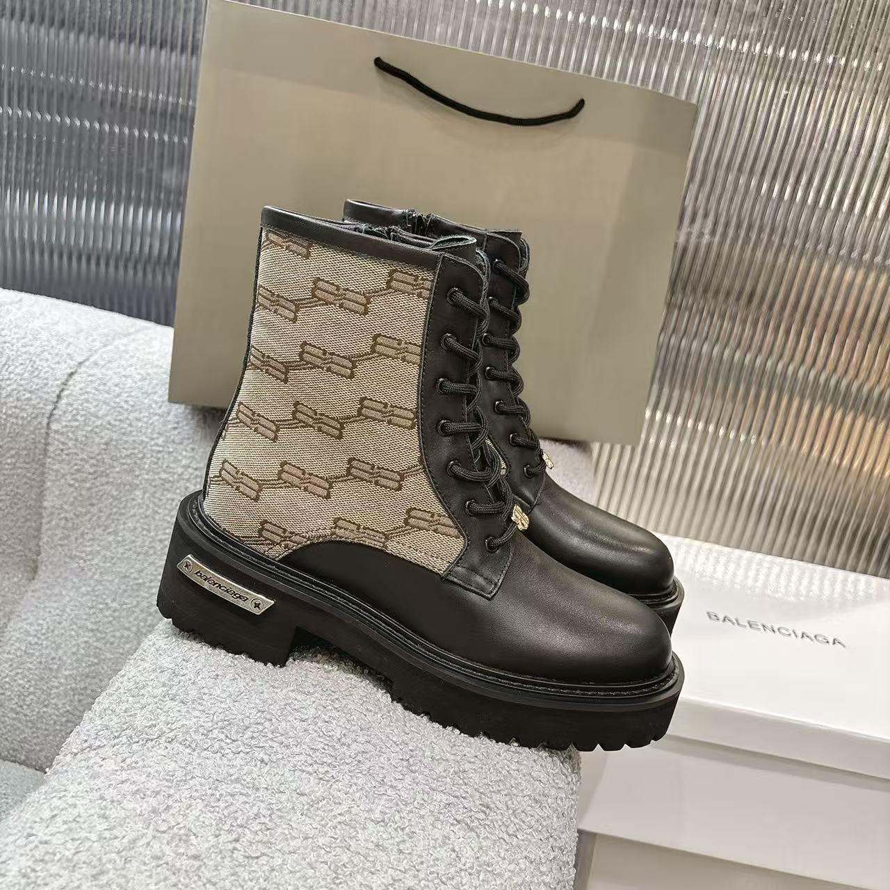 Balenciaga Women's Lace-up Ankle Boots Designer Runway Fashion 2025 6 i1756092347549 2769 0 4
