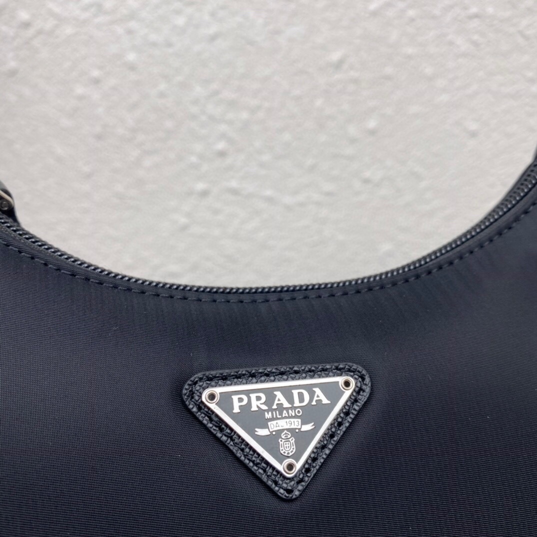 Prada最新🔥爆款🔥升级版HOBO 2