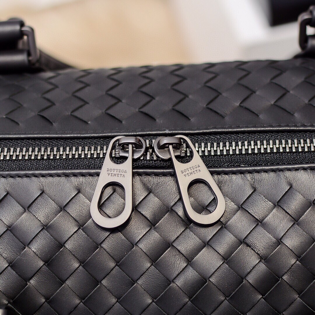 Bottega Veneta Luxury Handbag Collection 6