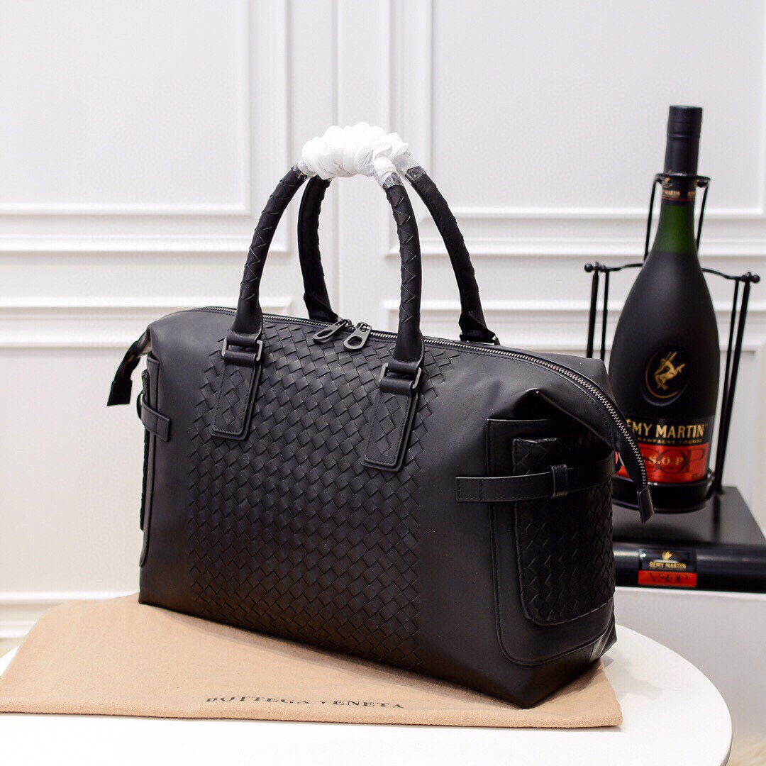 Bottega Veneta Luxury Handbag Collection 5