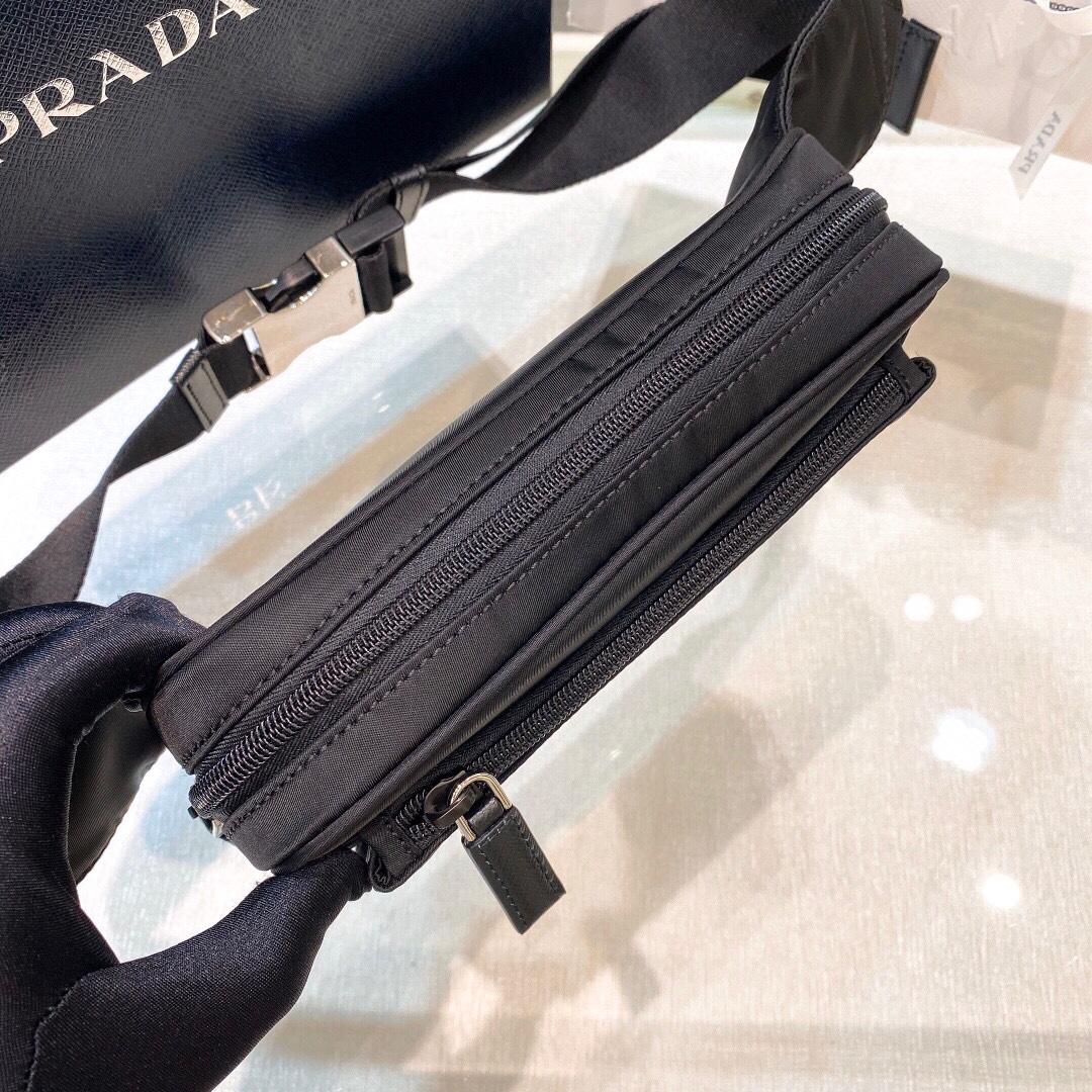 Valextra Classic Handcrafted Luxury Leather Shoulder Bag Ref 4