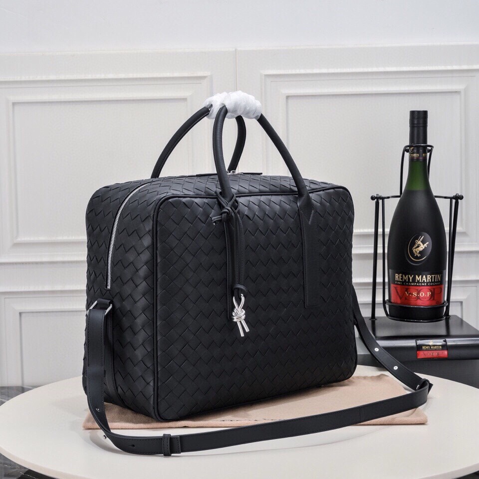 Bottega Veneta Luxury Handbag Collection 2