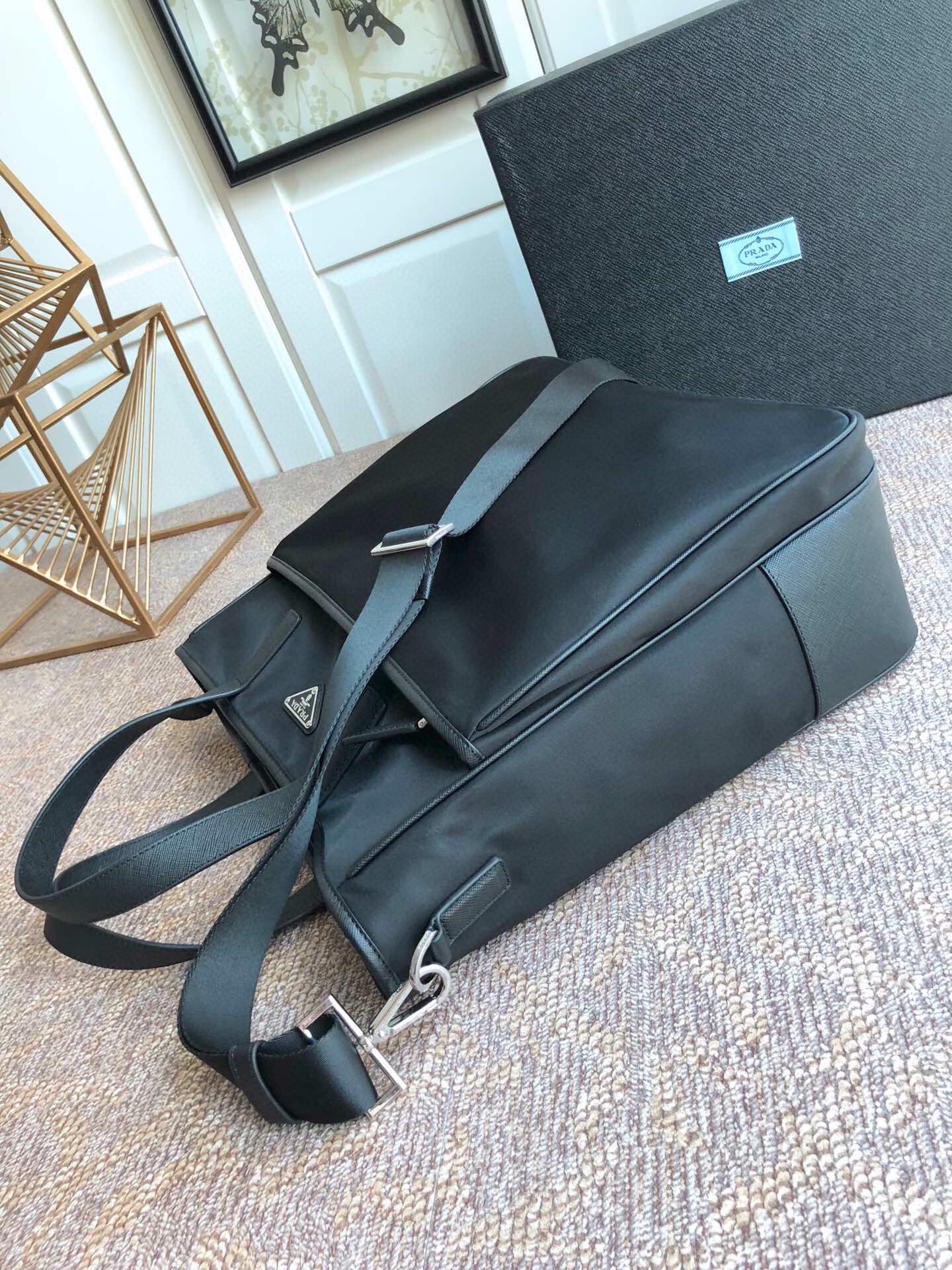 Fendi Classic Handcrafted Luxury Leather Shoulder Bag Ref.8C12F586 5