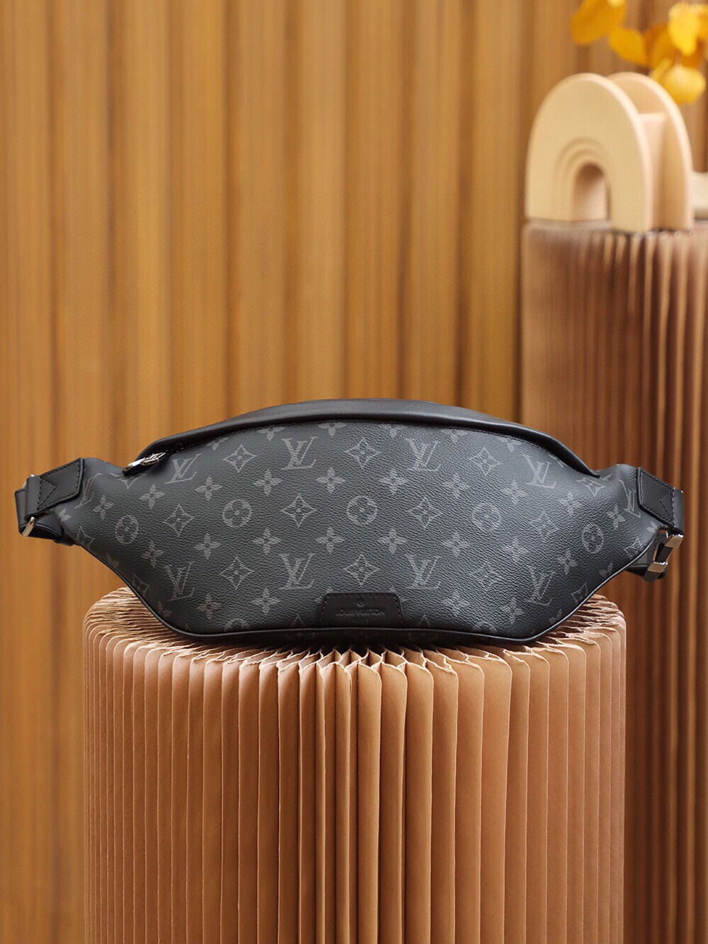 Louis Vuitton LV Discovery Taschen „Gürteltaschen  & Bauchtaschen“ Alle Stahl Monogram Eclipse Leinwand Rindsleder Gewebe Fashion Lässig M44336