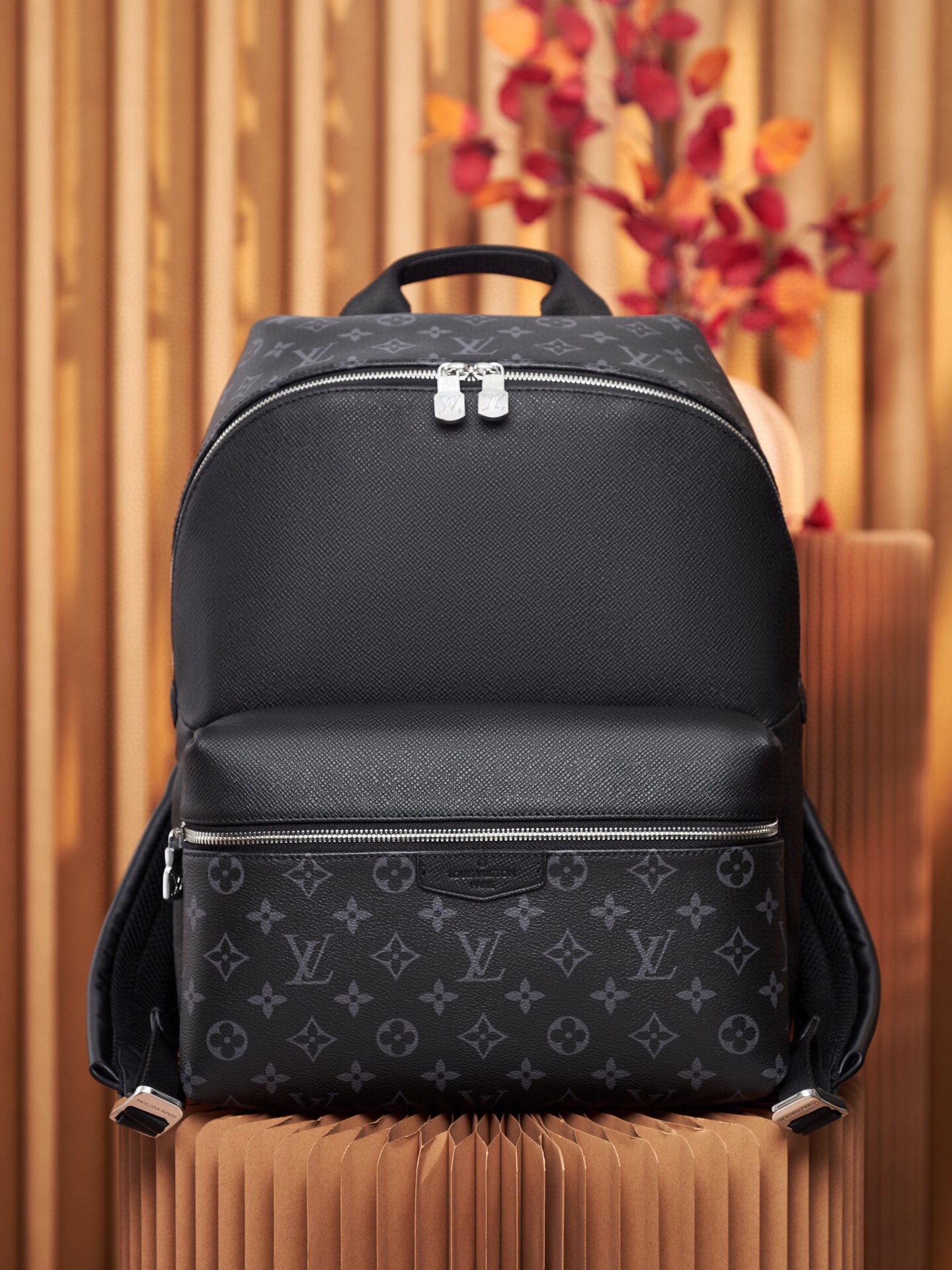 Louis Vuitton LV Discovery Taschen Rucksack Schwarz Monogram Canvas Leinwand M30230