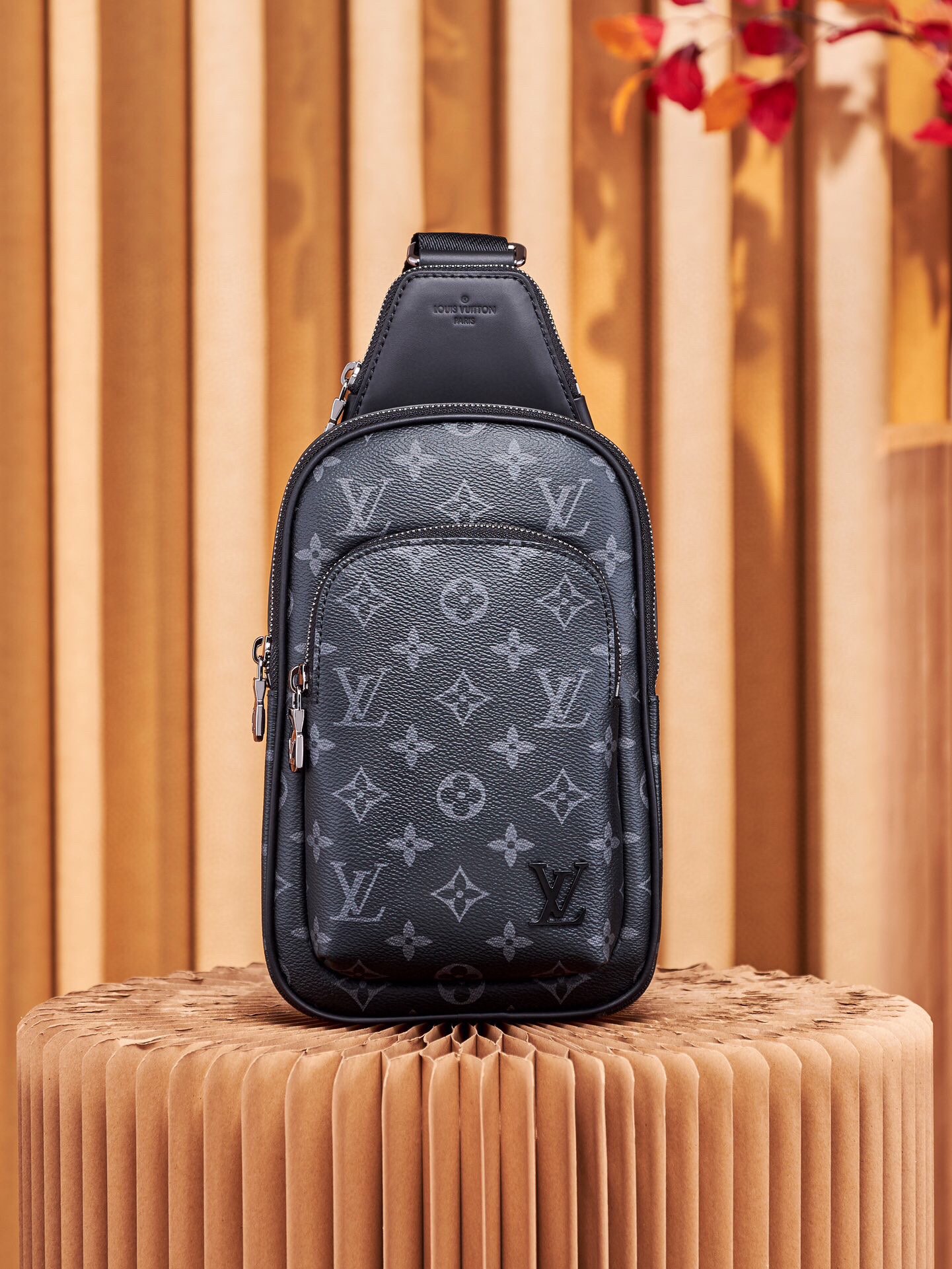 Louis Vuitton LV Avenue Taschen Umhängetaschen  & Schultertaschen Alle Stahl Monogram Eclipse Leinwand m47137