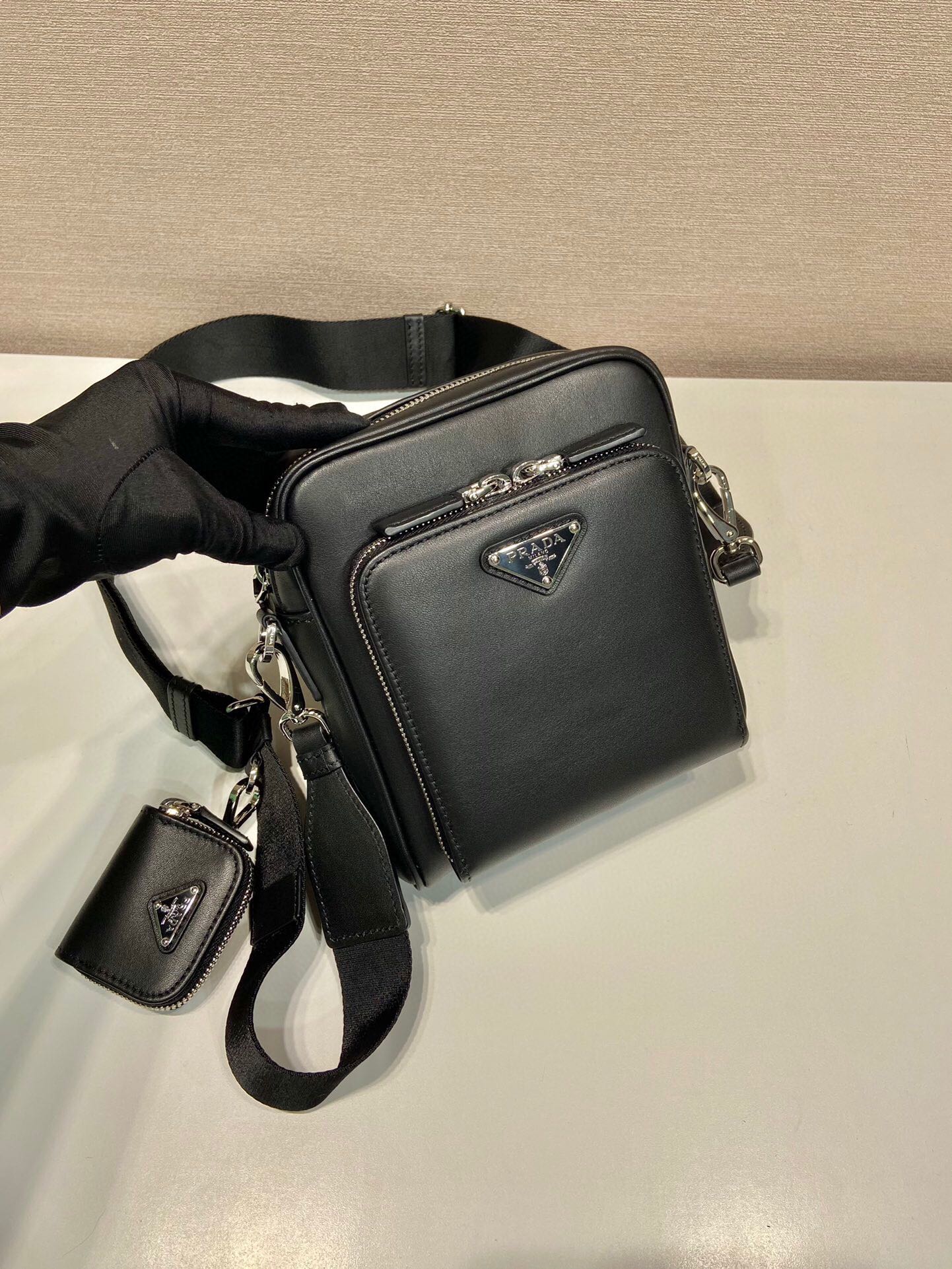 Ferragamo Classic Handcrafted Luxury Leather Shoulder Bag Ref.92BBB8EF 2