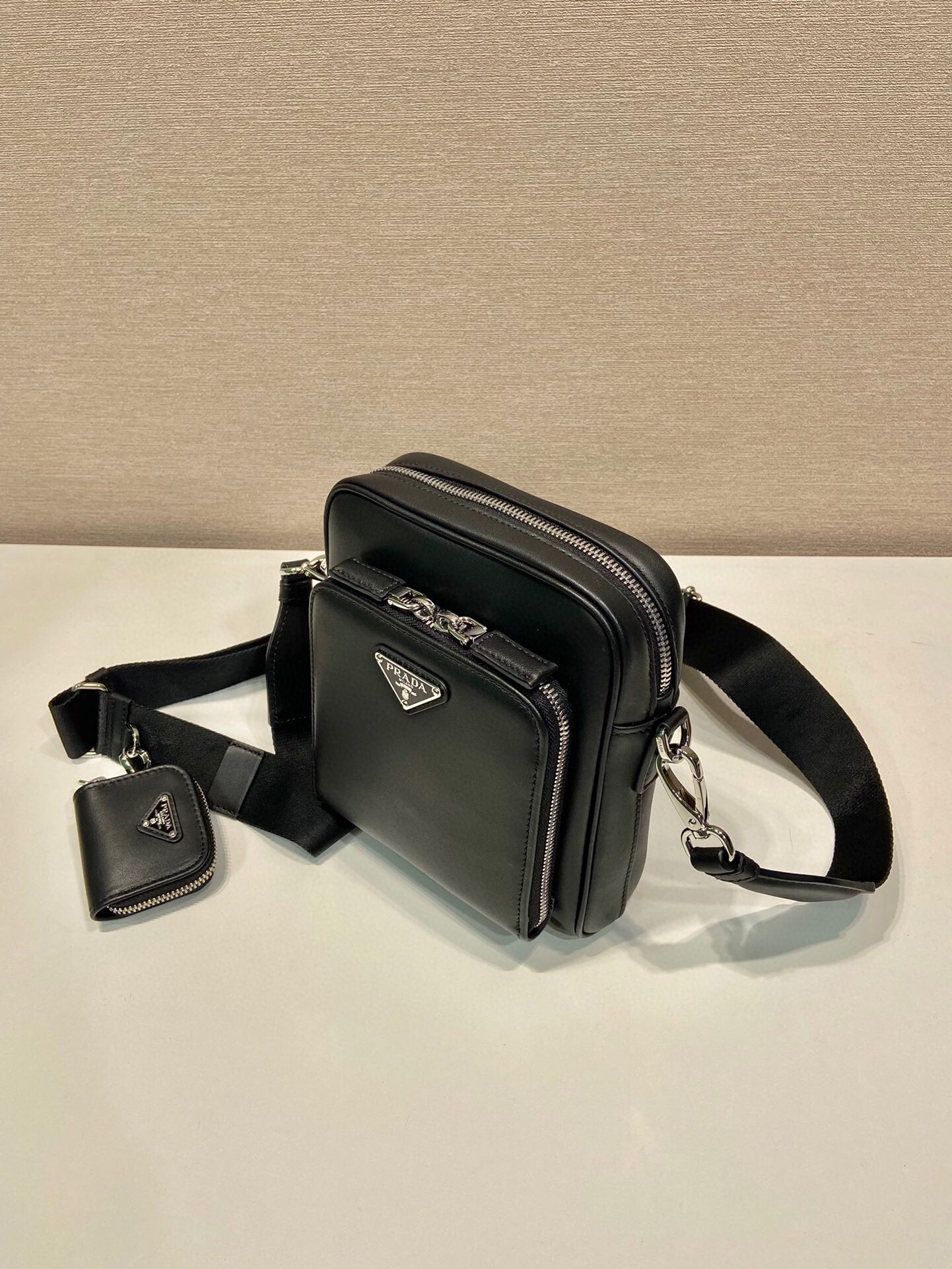 Ferragamo Classic Handcrafted Luxury Leather Shoulder Bag Ref.92BBB8EF 3