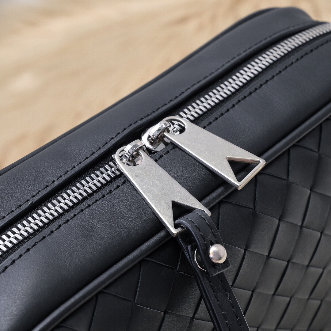 Bottega Veneta Luxury Handbag Collection 4