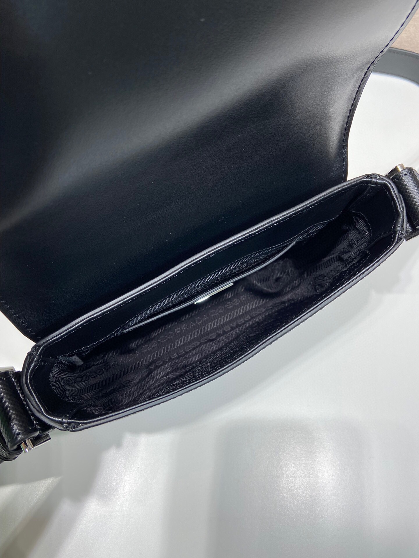 Hermès Classic Handcrafted Luxury Leather Shoulder Bag Ref.63DC0761 8