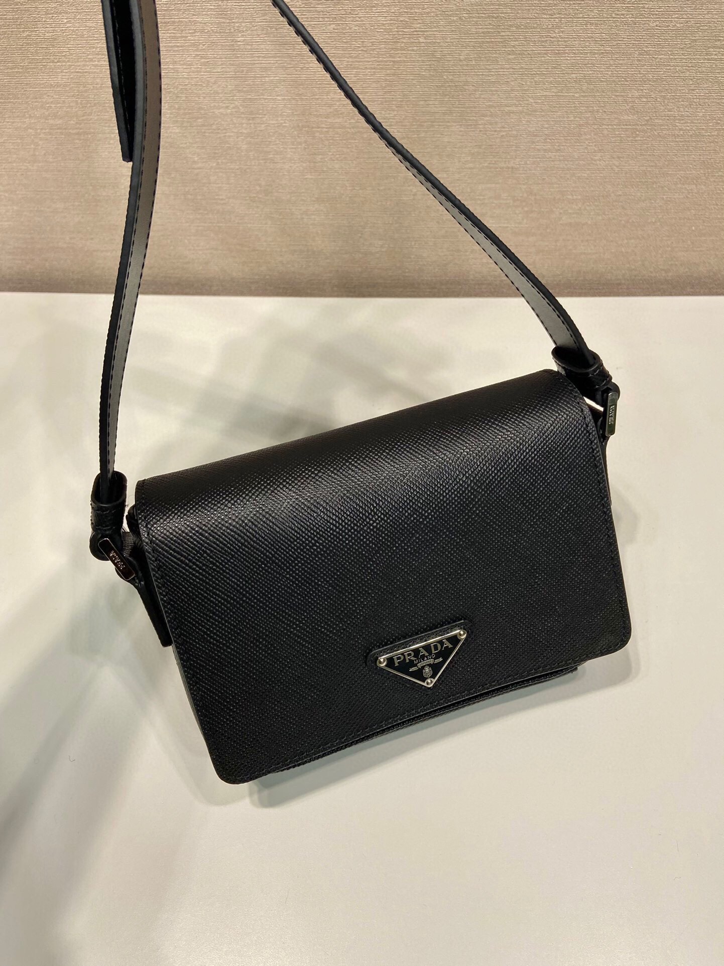 Hermès Classic Handcrafted Luxury Leather Shoulder Bag Ref.63DC0761 2