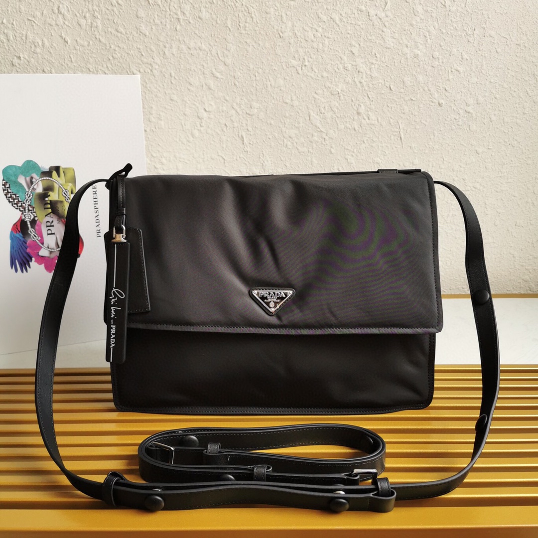 Alexander McQueen Classic Handcrafted Luxury Leather Shoulder Bag