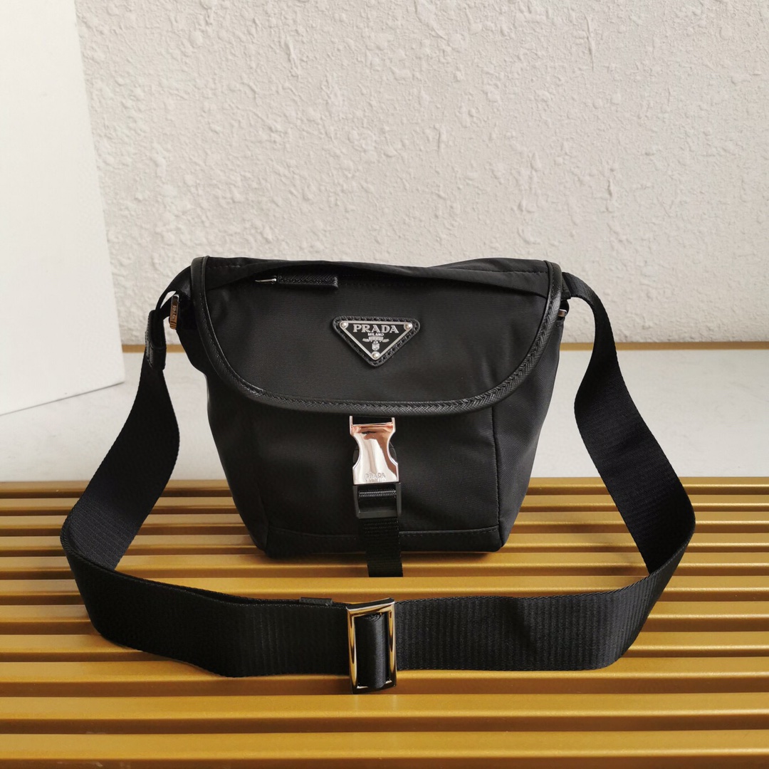 Versace Classic Handcrafted Luxury Leather Shoulder Bag Ref.50A714DB