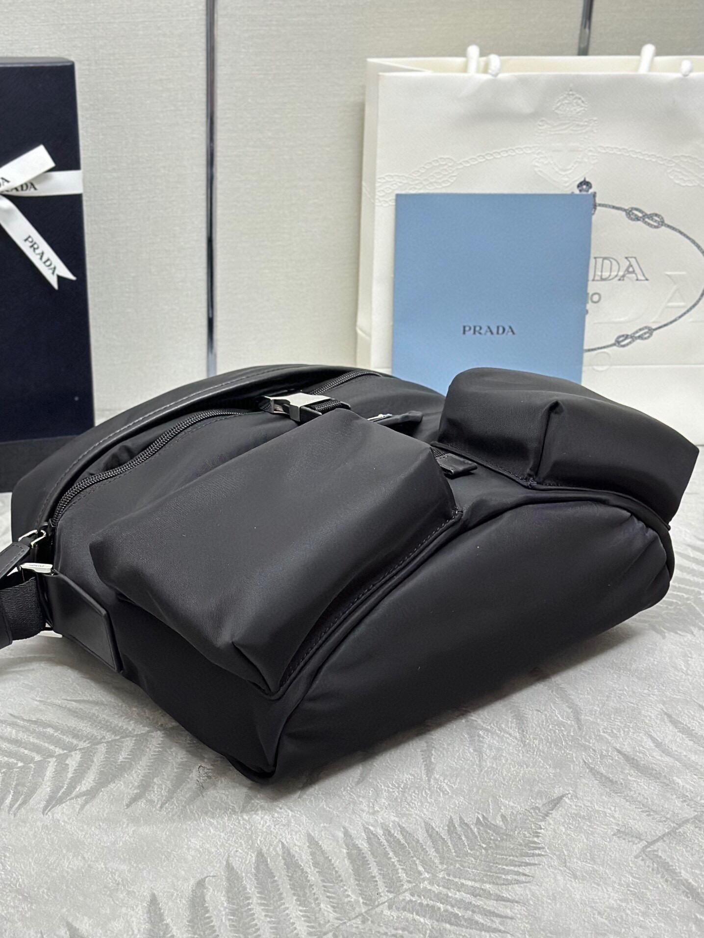 Jacquemus Classic Handcrafted Luxury Leather Shoulder Bag Ref.2F10DD40 7