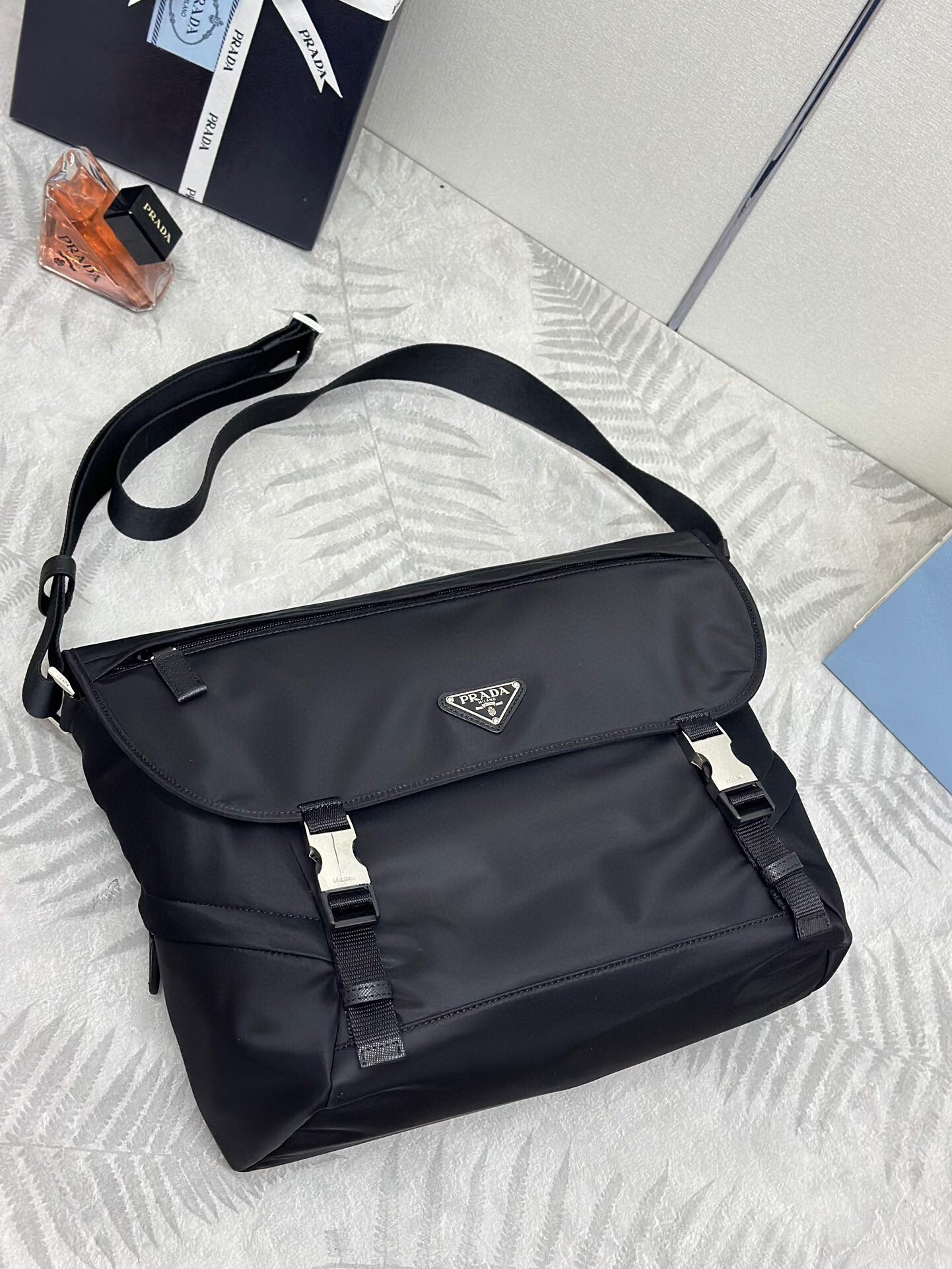 Valextra Classic Handcrafted Luxury Leather Shoulder Bag Ref.4DF79DFB 4