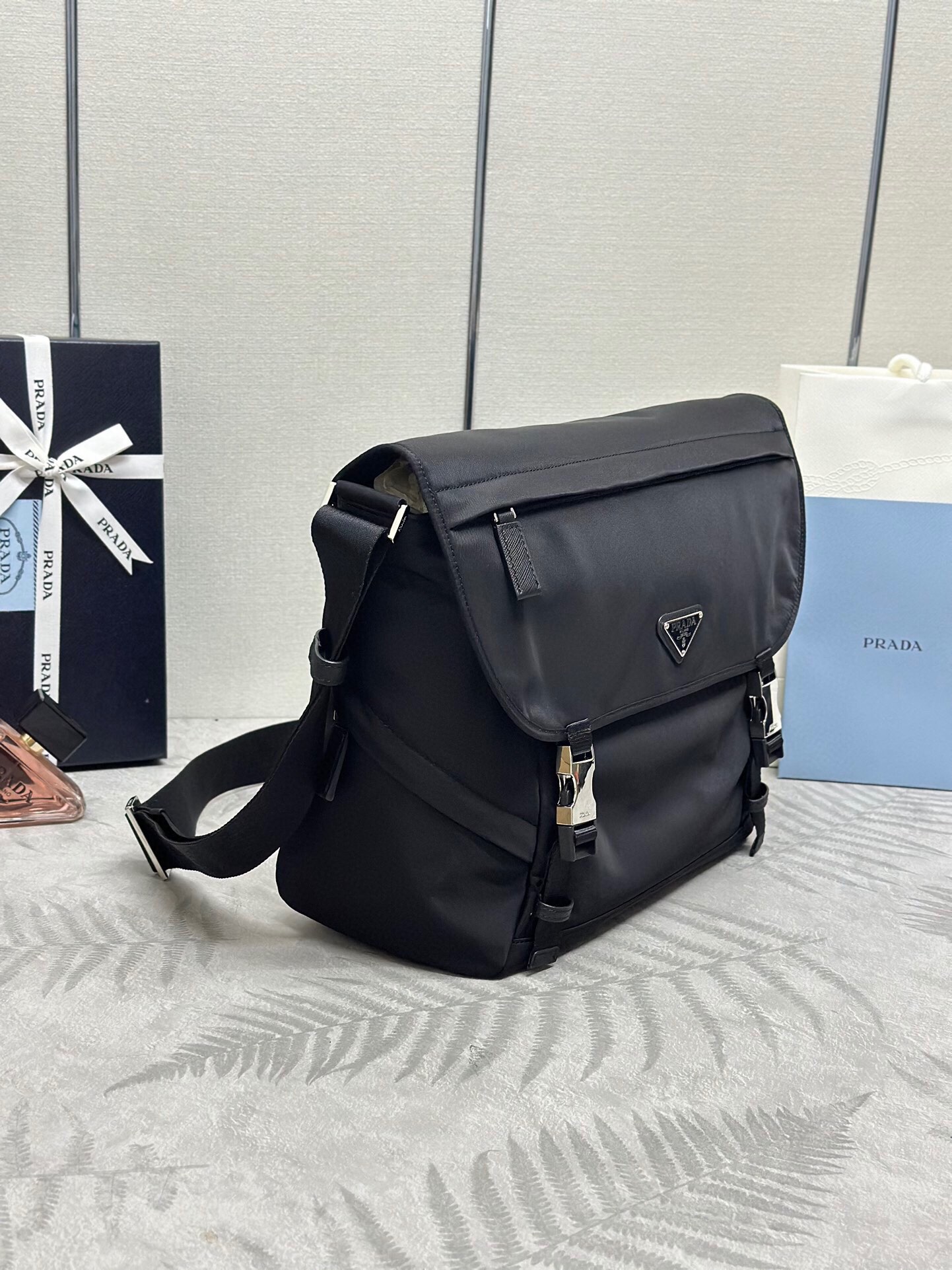 Valextra Classic Handcrafted Luxury Leather Shoulder Bag Ref.4DF79DFB 3